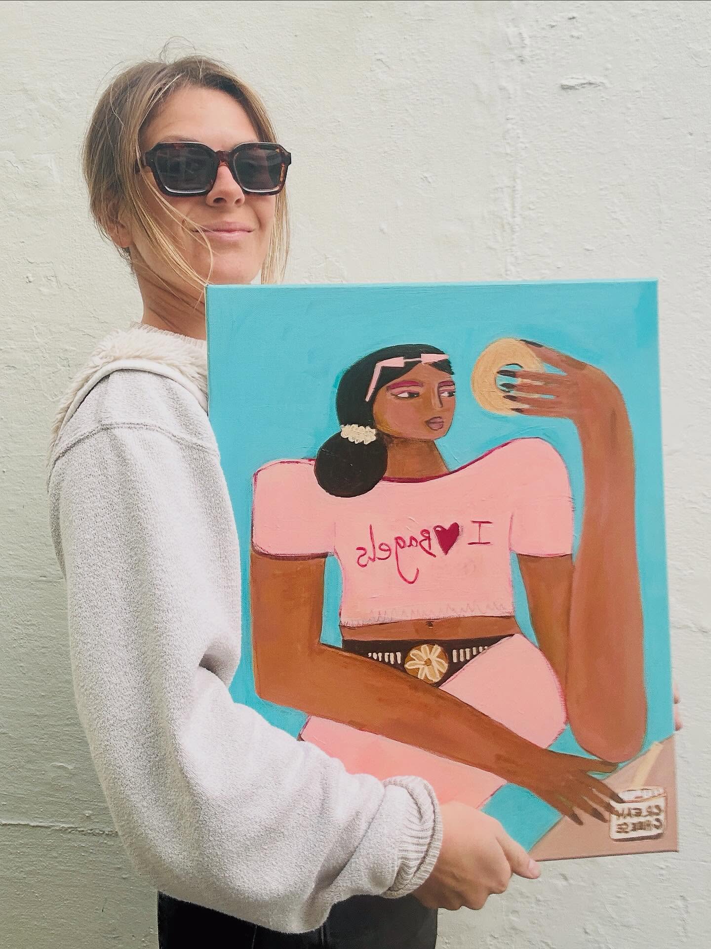 On our way to the bagel shop 🥯 ➡️
Extremelyyyy happy to have lighter evenings again(!)
Summer you’re so close and I can almost taste the rose.
🌞
🌀
🍷
#popart #moderfigureart #figureart #bagelart