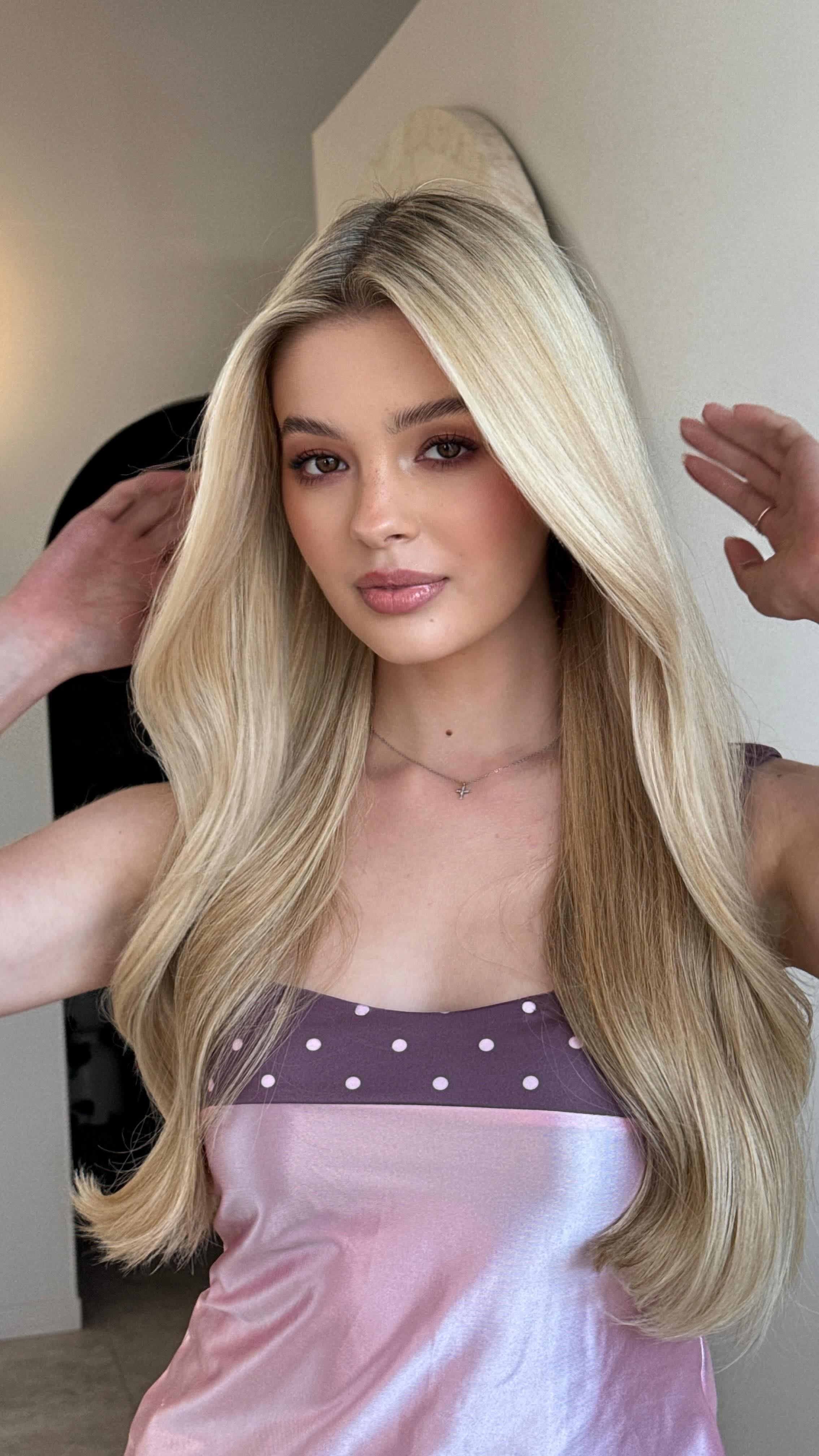The best blonde by the best @tahlia.musestudio … Our gorgeous does our girl @iitsanyax look… 🤍☁️
If you’re blonde needs a refresh! GET IN TOUCH - click the link in our bio.