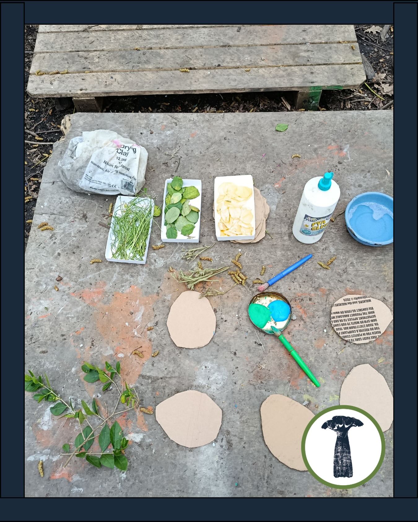 We’ve been taking our creativity outdoors recently and the children have absolutely loved it. Using things we find on our walks, sticks, leaves, stones, we’ve been making all sorts of little creations. It’s amazing what they come up with when you just let them explore.
It’s also a lovely way to talk about looking after our environment and using what’s already around us, rather than always needing new materials.
If you’re out for a walk, it’s definitely worth letting your little ones gather a few “treasures” and seeing where it leads.
#myddletonroad #boundsgreenmums #bowespark