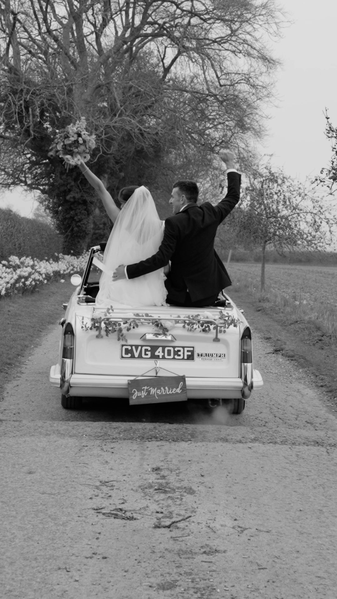 Back into the swing of wedding season
Venue- @crippsbarn
Photographer - @kellyweechphotography
#weddingvideo #weddingvideographer #weddingday #londonweddingvideographer #weddingtrailer
