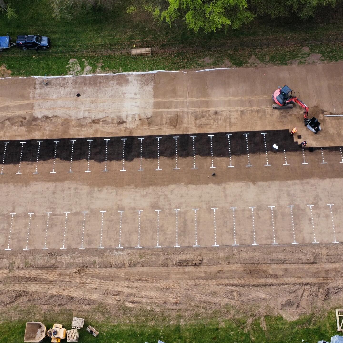 Some photos of how one of our projects is taking shape. A 100 bay grass carpark with integrated drainage. It’s only had 1400 tonne of stone, 12000 driveway grids, 600 tonne screened soil, and to CAP it off. 3080 white marker caps. Will be nice to see this project green up and blend back into the landscape. Yet ready to withstand any demand that’s thrown upon it.