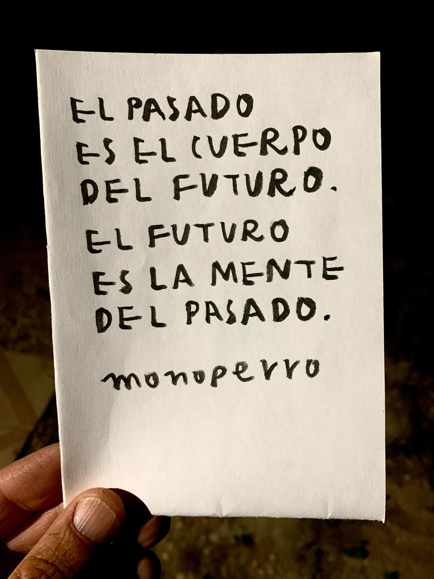 El pasado
es el cuerpo
del futuro.
El futuro
es la mente
del pasado.
#cancamusas
#elclubimperfecto
#ultralkymia