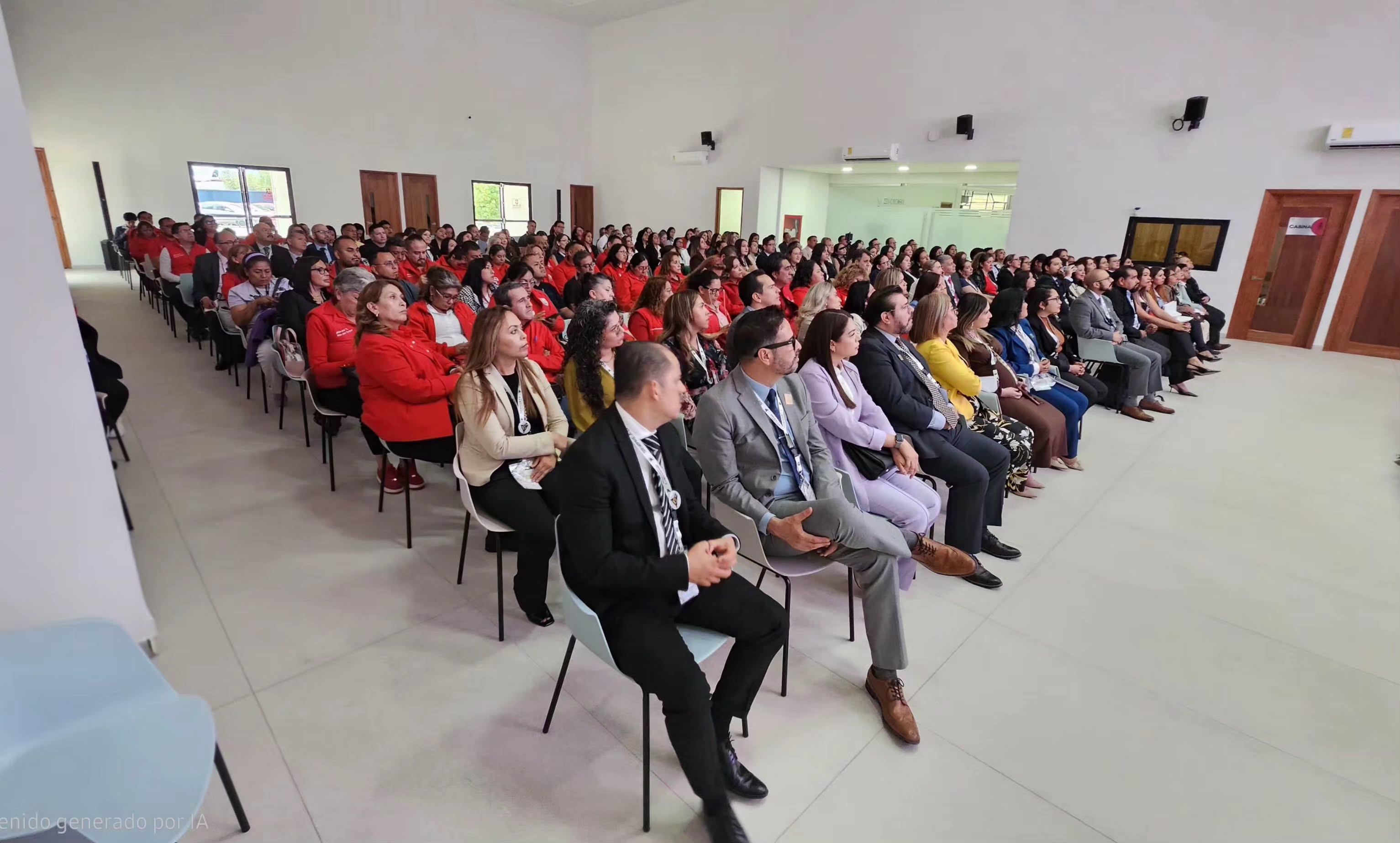 ✨ Segundo día de aprendizaje y reflexión.
Continuamos con las Jornadas Académicas por el 60 aniversario del Centro Nacional de Capacitación y Calidad del SNTSS, un espacio para compartir conocimiento, experiencias y perspectivas que fortalecen la capacitación y el desarrollo de nuestra organización.
Hoy nos esperan nuevas ideas, conversaciones y aprendizajes.
📌 Sigue las actividades de las Jornadas Académicas del 60 aniversario del CNCYC a través de nuestras redes.
