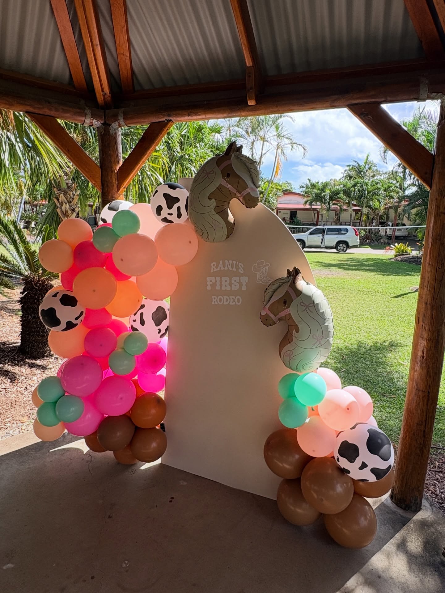 We Decorate. You Celebrate
@big4adventurewhitsunday
With
The Balloon Emporium