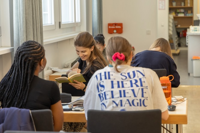 Ein echter Meilenstein 🎉
Dank eurer Unterstützung im Crowdfunding im letzten Jahr konnten wir unsere neue Finanzsoftware erfolgreich einführen. Und jetzt kommt der erste große Meilenstein: Zum ersten Mal haben wir die Spendenbescheinigungen vollständig über die neue Software erstellt und versendet!
Das erleichtert unsere Abläufe enorm und spart uns in Zukunft viel Zeit, die wir direkt in unsere Arbeit mit den Kindern, Jugendlichen und Eltern stecken können. Danke, dass ihr das möglich gemacht habt!
📷: Lerncamp 2026
#meilensteine #finanzen #software