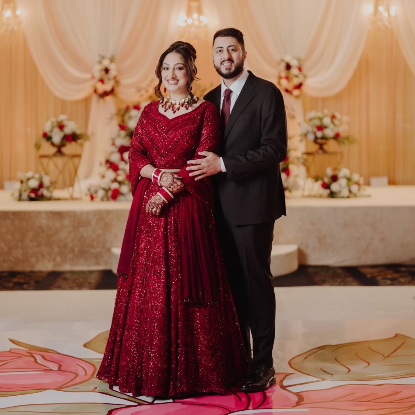 Our gorgeous bride @pchugh in her custom designed red reception outfit🌹🌹
Photography:@gaganharnav
Planner:@dreameventsbysonya
Henna:@thebridalhenna
Outfit:@crossoverchicago
To design your bridal or partywear outfit
Email:mandeep@crossoverchicago.com