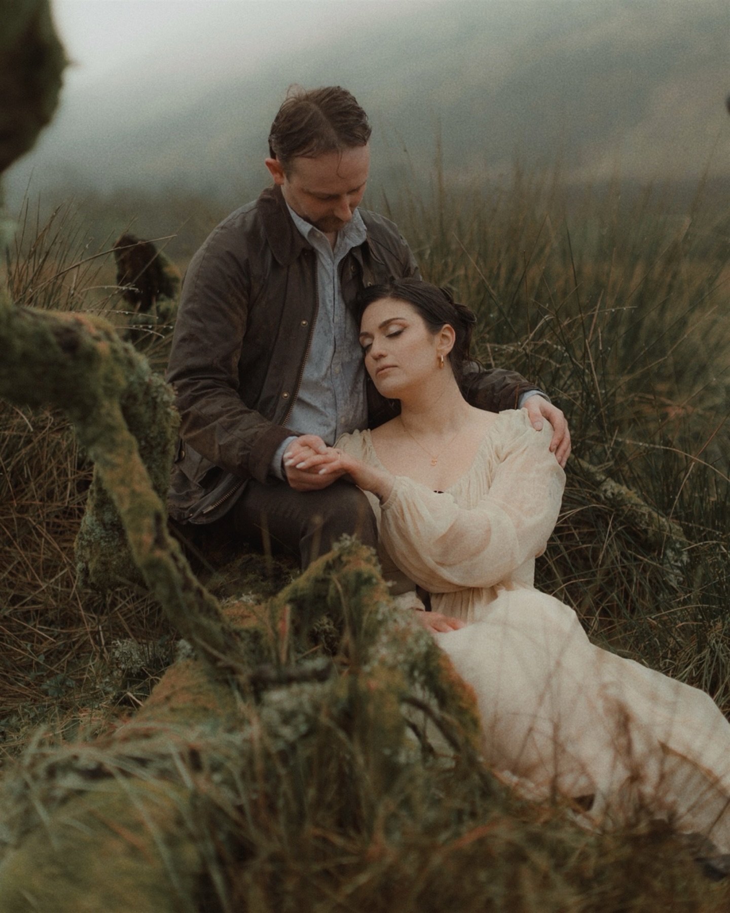 Dreamy scenes with J + J on their couple shoot. We explored the very boggy outdoors on the day storm Dave arrived but these guys absolutely smashed it ✨