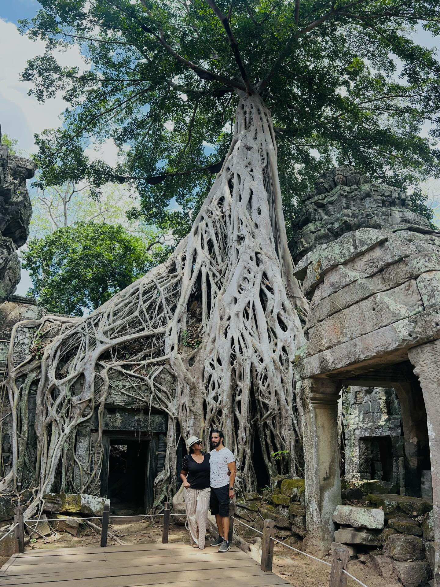Cambodia in June 🇰🇭✨
Sunrise at Angkor Wat. Private tours. Luxury stays.
This isn’t just a trip… it’s an experience.
Who’s coming? 👀