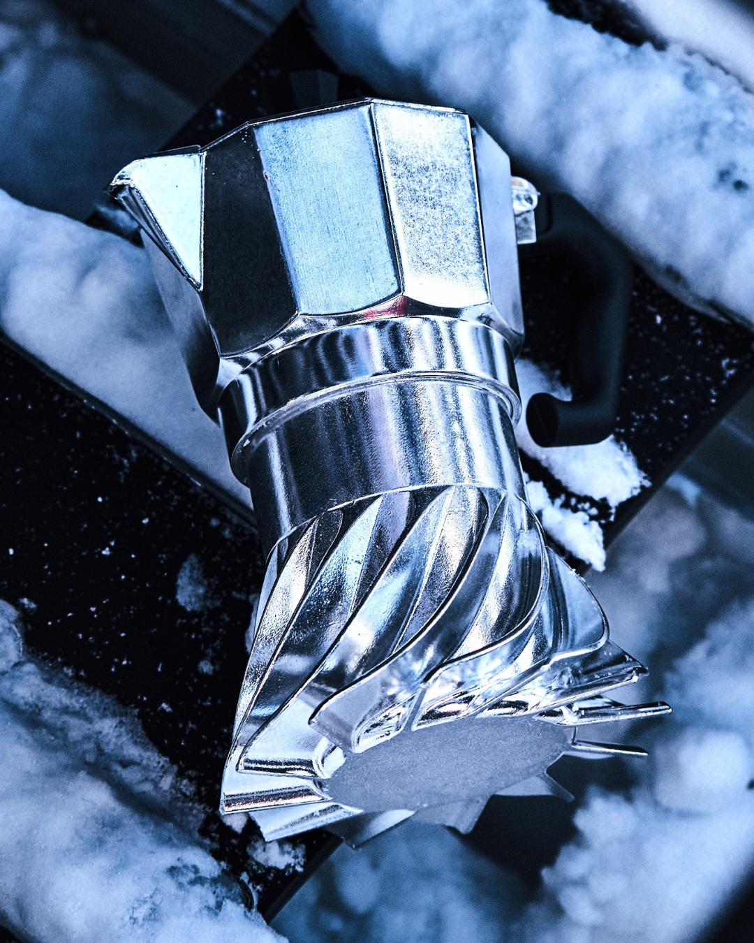 Winter is over, and spring brings new beginnings.
One year ago, we introduced the Turbo Moka Zero — our iconic three-cup model.
Thank you to everyone who supported us, and to those who continue to share our story.
Turbo Moka makes better coffee with less effort —
a handmade product where technology delivers more, using less.
Metti il Turbo. ☕