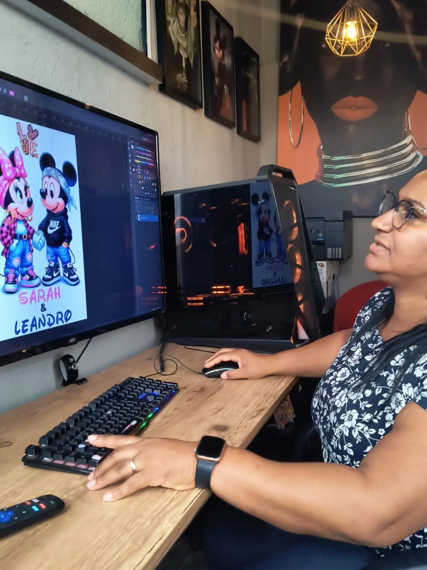 COMECE A LUCRAR COM PERSONALIZADOS
Canecas, camisetas, chinelos, azulejos, almofadas e muito mais. A sublimação abre portas para diversos produtos lucrativos.
No curso mostramos não só como produzir, mas também como vender e crescer.
💰 Invista em conhecimento que gera retorno.