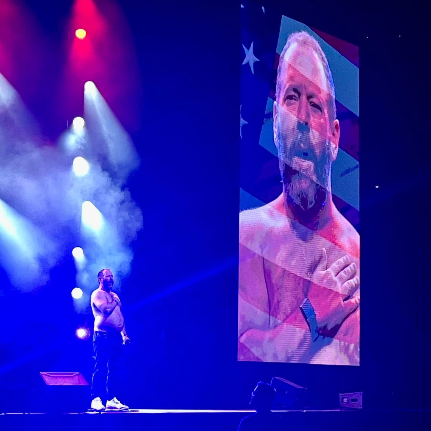 God bless the USA and of course @bertkreischer .
Cicra : April 2025 at the @kfcyumcenter
📸: @bosemermedia502