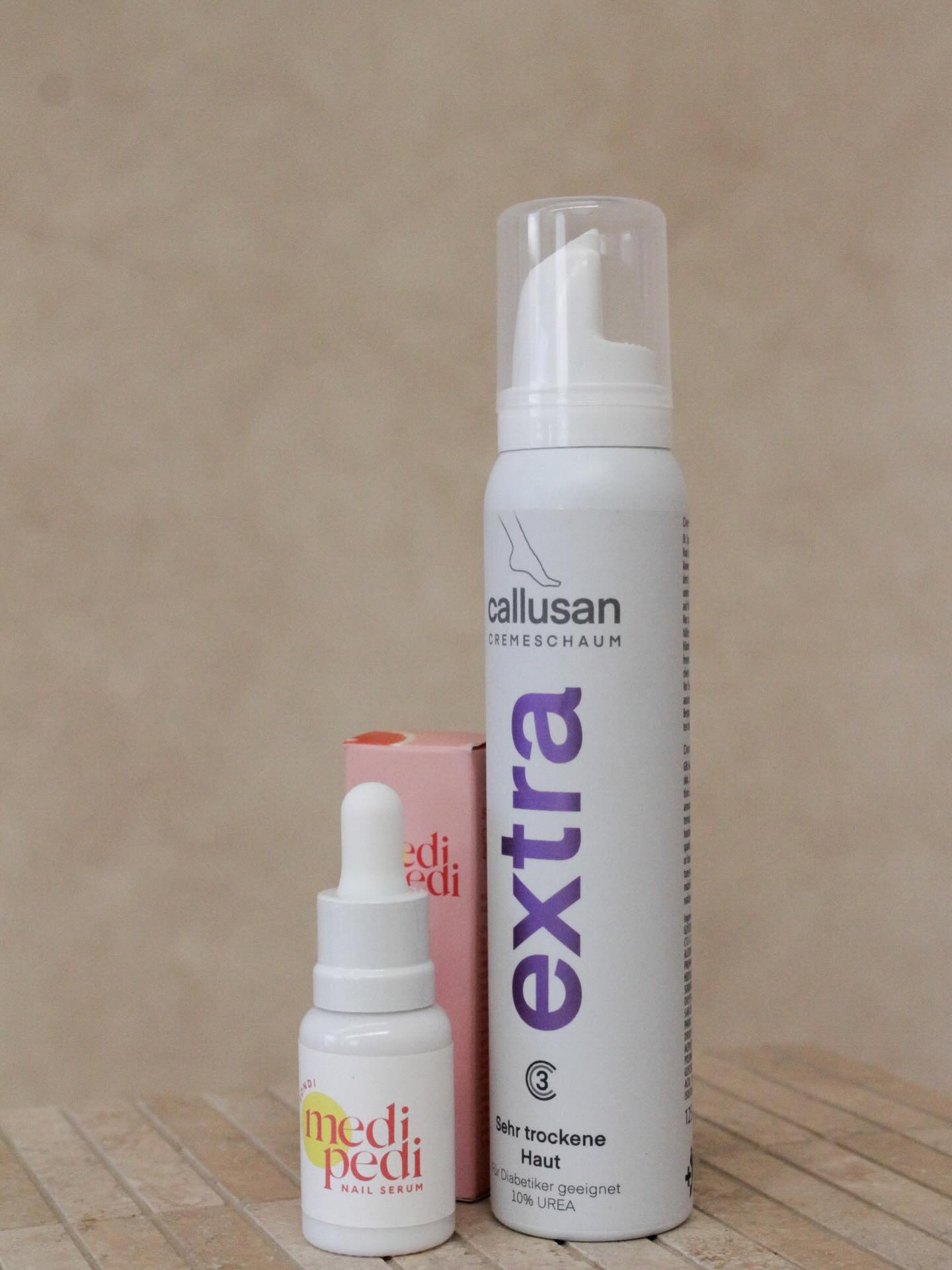 Heading into the colder weather, our feet may become dehydrated! Our favourite way to combat that is with the Callusan Foam Urea Moisturiser and the Bondi Medi Pedi Nourishing nail oil 👣 😍 a must have duo for this upcoming winter!
✔️ Keeps the skin and nails hydrated and supple.
✔️ Nourishes the nail bed without stripping it.
✔️ Prevents bacteria and fungal growth by creating a healthy skin and nail environment!
Click the link in our bio to shop!