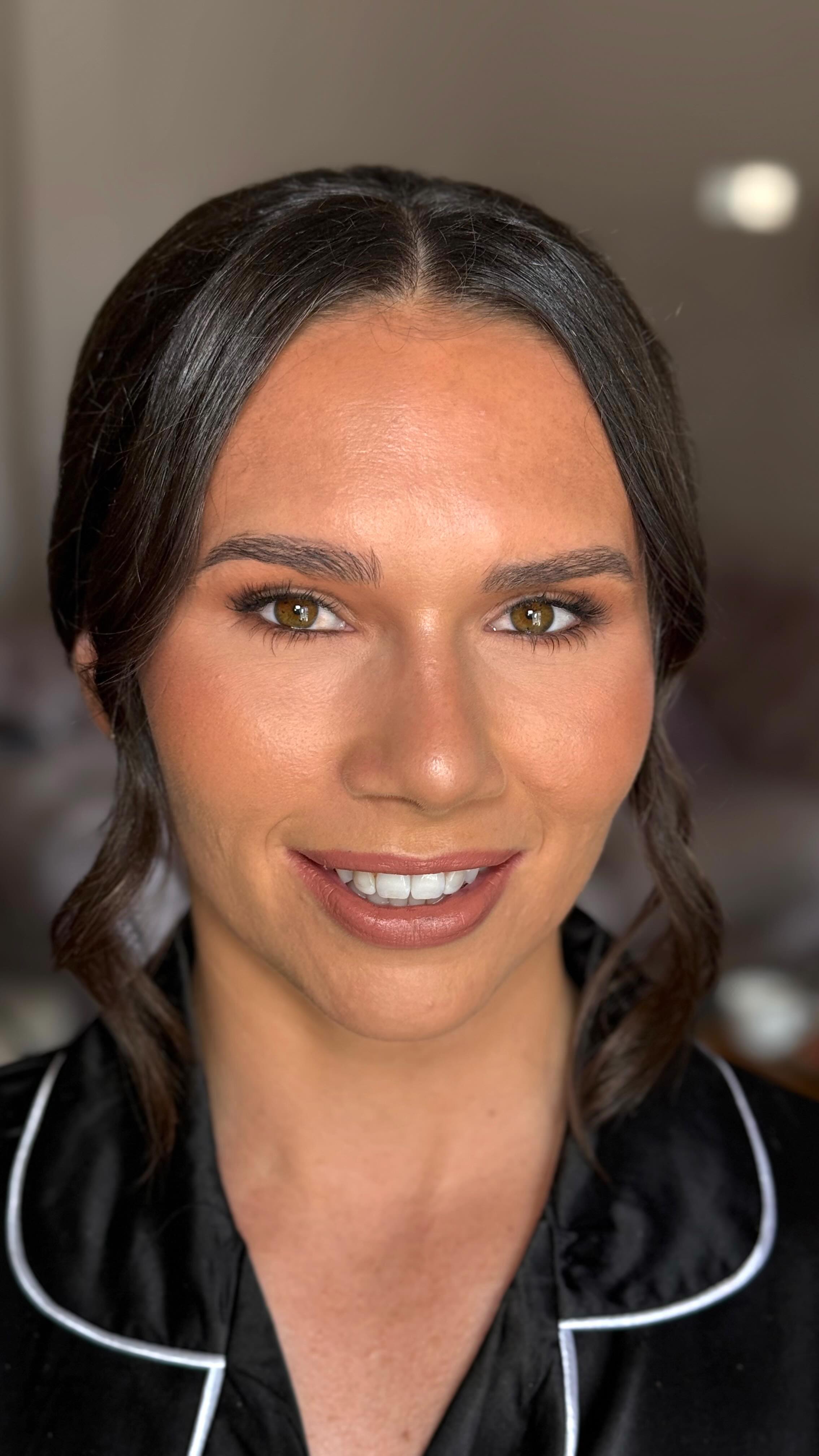 ‘Oh yeah, so good, I’ve never looked better!’
That’s the moment soft glam, long-lasting, bridal party makeup does its magic. 😜
📣 Calling all 2026/2027 Brighton Sussex brides and their bridesmaids wanting that little bit more! 💄
#brightonbridalmakeup #bridesmaidsmakeup #softglambridalmakeup #bridesmaidglam #bridalpartymakeup