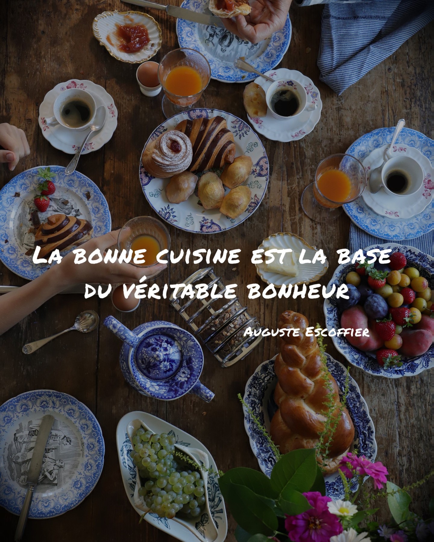 I am curious if many are familiar with Auguste Escoffier ?
The famous Chef of the Kings asserted that good cuisine serves as the cornerstone of genuine happiness. This perspective is likely more significant than it initially appears.
What we eat influences our mood, our health, our daily performance.
Food shapes our daily rhythms, our social interactions, and even our sense of identity.
To eat well is, in many ways, to live well. And it remains so relevant today !
♻️ Opt for vintage tableware to contribute positively to environmental sustainability.
📱 Connect with my Instagram to stay updated on the latest offerings.
#kitchenbrocante #instabrocante #brocanteenligne