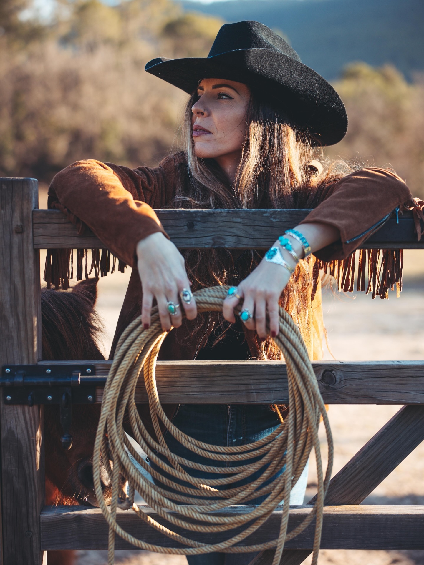 See You Soon 🔥
🌵 SAVE THE DATE — 4 juillet
📍 @febus_king_ranch
Une journée pour se rencontrer, partager et vivre l’esprit Wild ensemble.
Le programme :
Tatouages ( Avec des flashs western 🤎), shooting photo comme on les aime, moment de partages.
Une journee pour découvrir l’univers The Wild Whispers mêlé à l’ambiance de ce ranch que nous aimons tant.
Le programme complet et les personnes présentes arrivent très bientôt… envie d’en savoir plus ? Tu seras là ?
WildEvent StayWild RanchLife WesternVibes