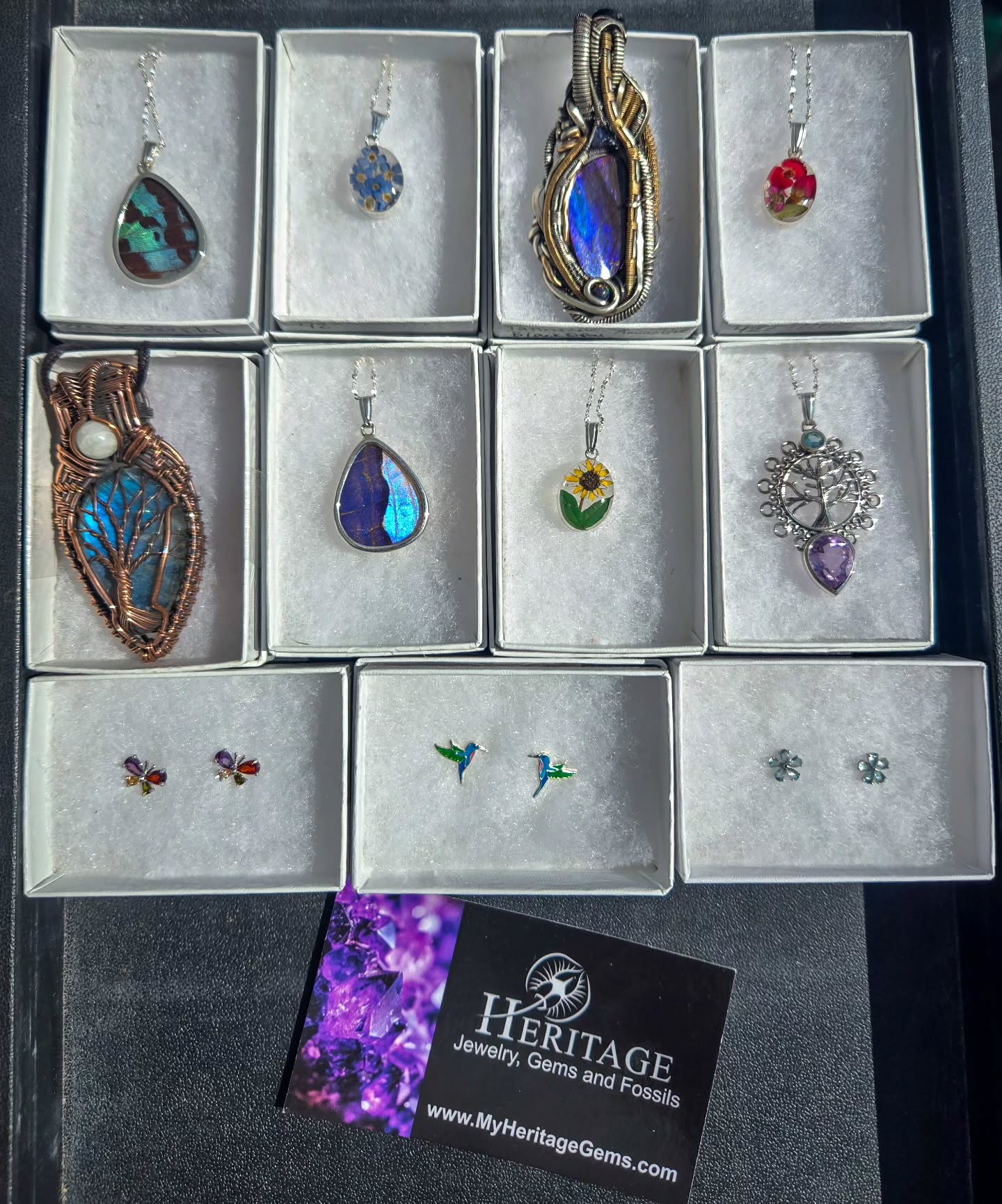 From Earth to far beyond! 🌍✨
Handcrafted sterling silver jewelry featuring authentic meteorite, real pressed flowers, and hand wire-wrapped designs. Every piece is one-of-a-kind—raw, natural, and carrying a story from both land and space.
Not mass-produced. Just real materials, shaped by hand.
#handmadejewelry #wickedplantfestival #meteorite