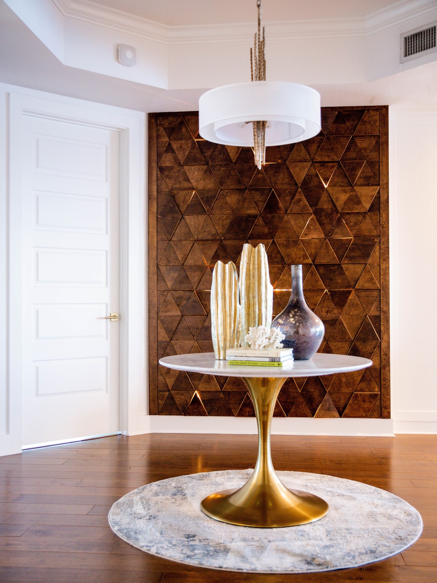 Transform blank walls into statement pieces with our custom decorative wall panels.
Designed to add depth, texture, and architectural interest, each installation is tailored to your space and style—bringing a luxurious, one-of-a-kind finish that elevates the entire room.
#interior #interiordesign #walldecoration #decorativewallpanels