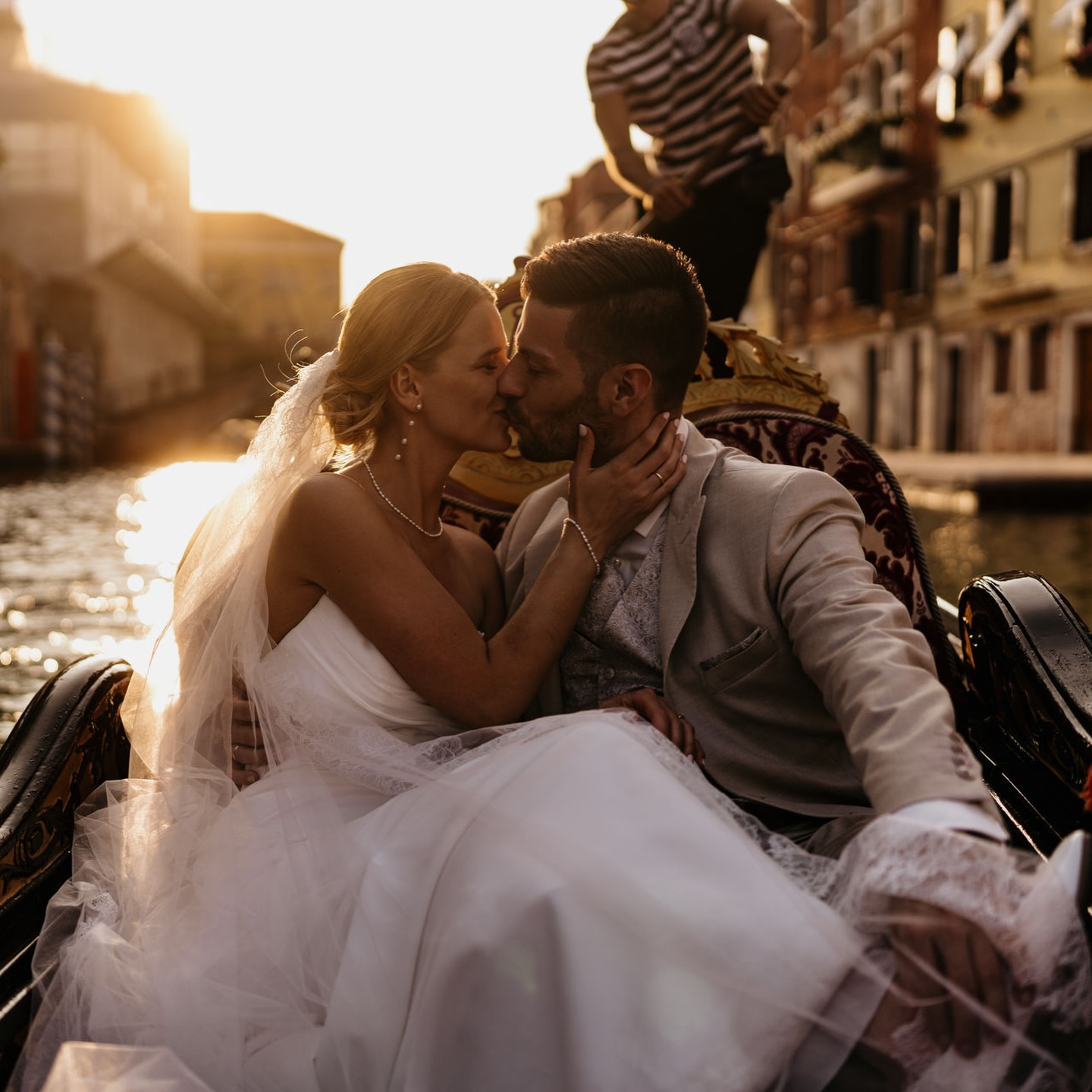 A dream among the canals of Venice 🇮🇹💍✨
Our brides choose us on this special day because we offer much more than a service.
We offer presence, vision, and total dedication ❤️☺️
A low chignon, soft lines, and timeless elegance is the look you see in these photos! A natural look requested by our bride, designed to enhance her beauty and elegance while always making her feel like herself.
Because true luxury is enhancing, never transforming! 🤍👰♀️🫶
Photographer @momentsammler.at
#weddinginvenice #bridalmakeup #bridalhairstyle #bridalhairandmakeup #italywedding
