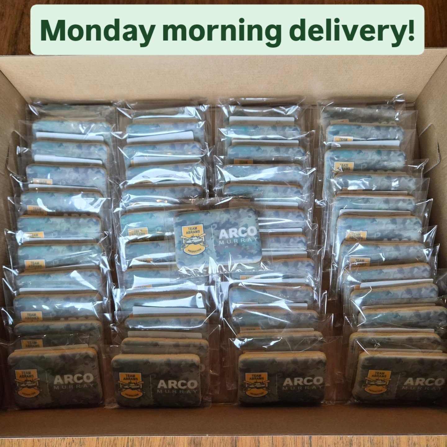What better way to start the week than a box full of cookies delivered to your office!
If you want to bring a little sweetness to your days, I can make that happen! Send me a message and let's bring your ideas to cookie reality!