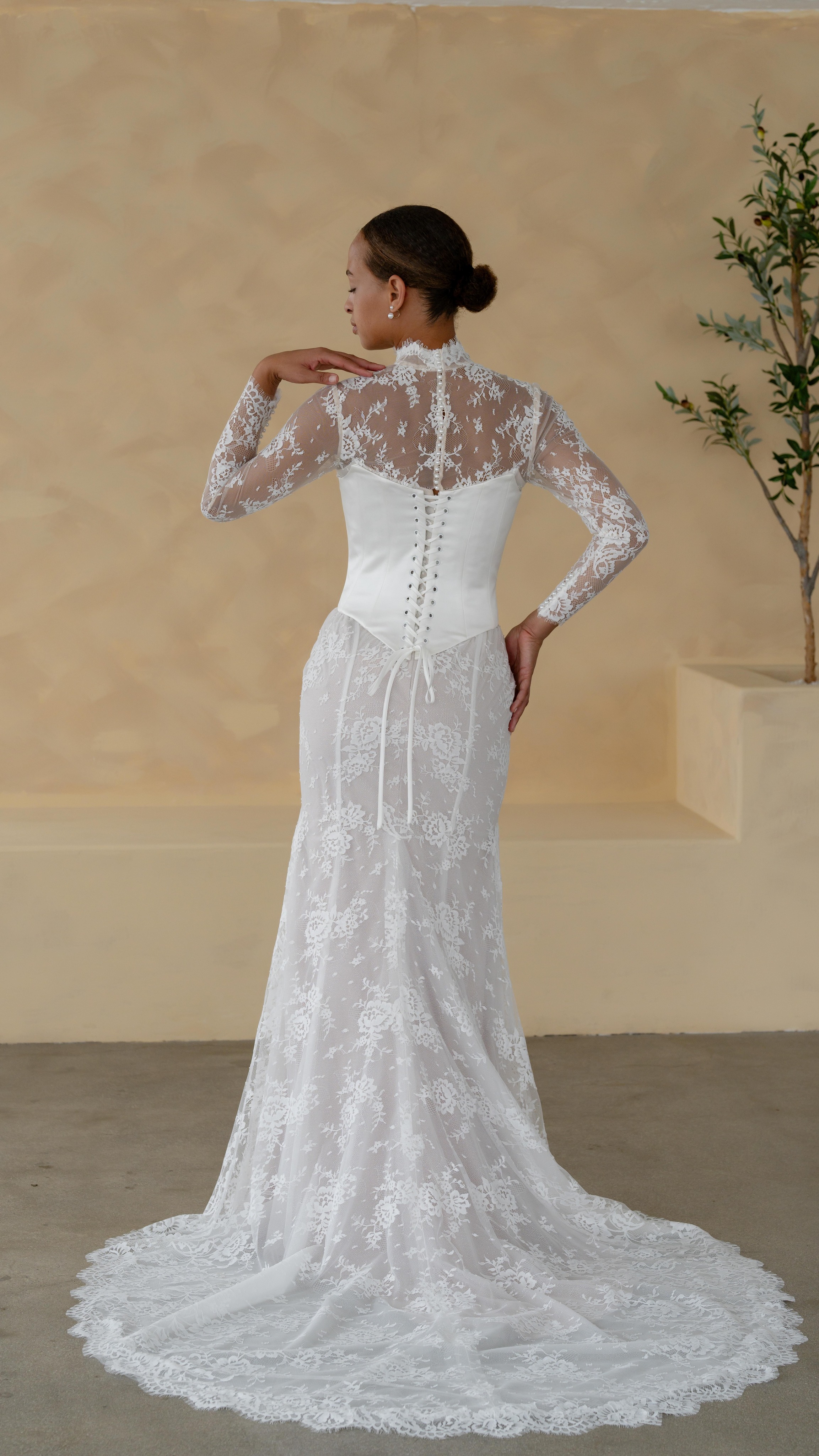 Savanna, but make it versatile 🤍✨
A soft lace dream with a detachable corset that transforms your entire silhouette—cinched, sculpted, and effortlessly romantic.
Wear it sleek for ceremony elegance…
or add the corset for a defined, couture moment.
Two looks. One unforgettable dress.
•
•#bridal #weddingdress #bride #engaged #
wedding dress with corset, detachable corset wedding dress, lace wedding gown, fitted lace bridal dress, romantic bridal gown, modern vintage wedding dress, bridal transformation dress, customizable wedding dress, long sleeve lace wedding dress, fitted silhouette bridal gown, bridal fashion trends 2026 2027, elegant wedding dress ideas