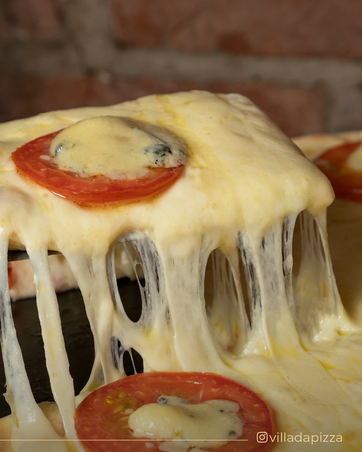 Piano ao vivo, pizza no forno e sua noite cada vez mais agradável. Hoje é dia de Villa!