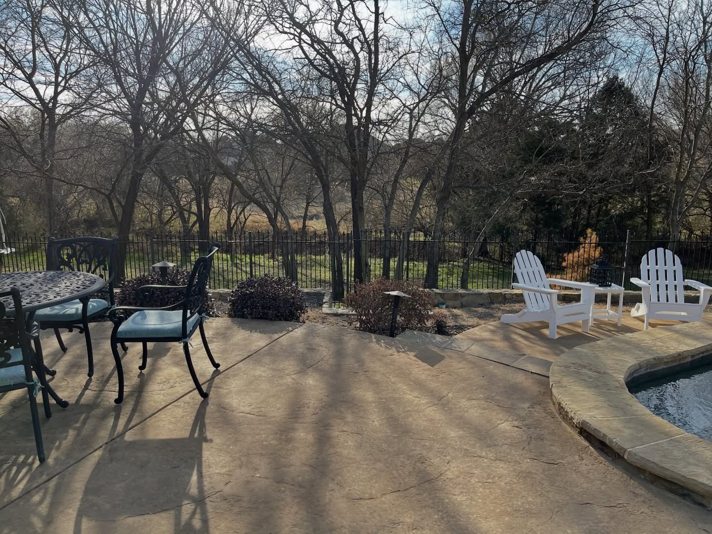 Options for transforming your backyard are endlessâletâs create a space youâll love to live in with @craftbuildersconstruction