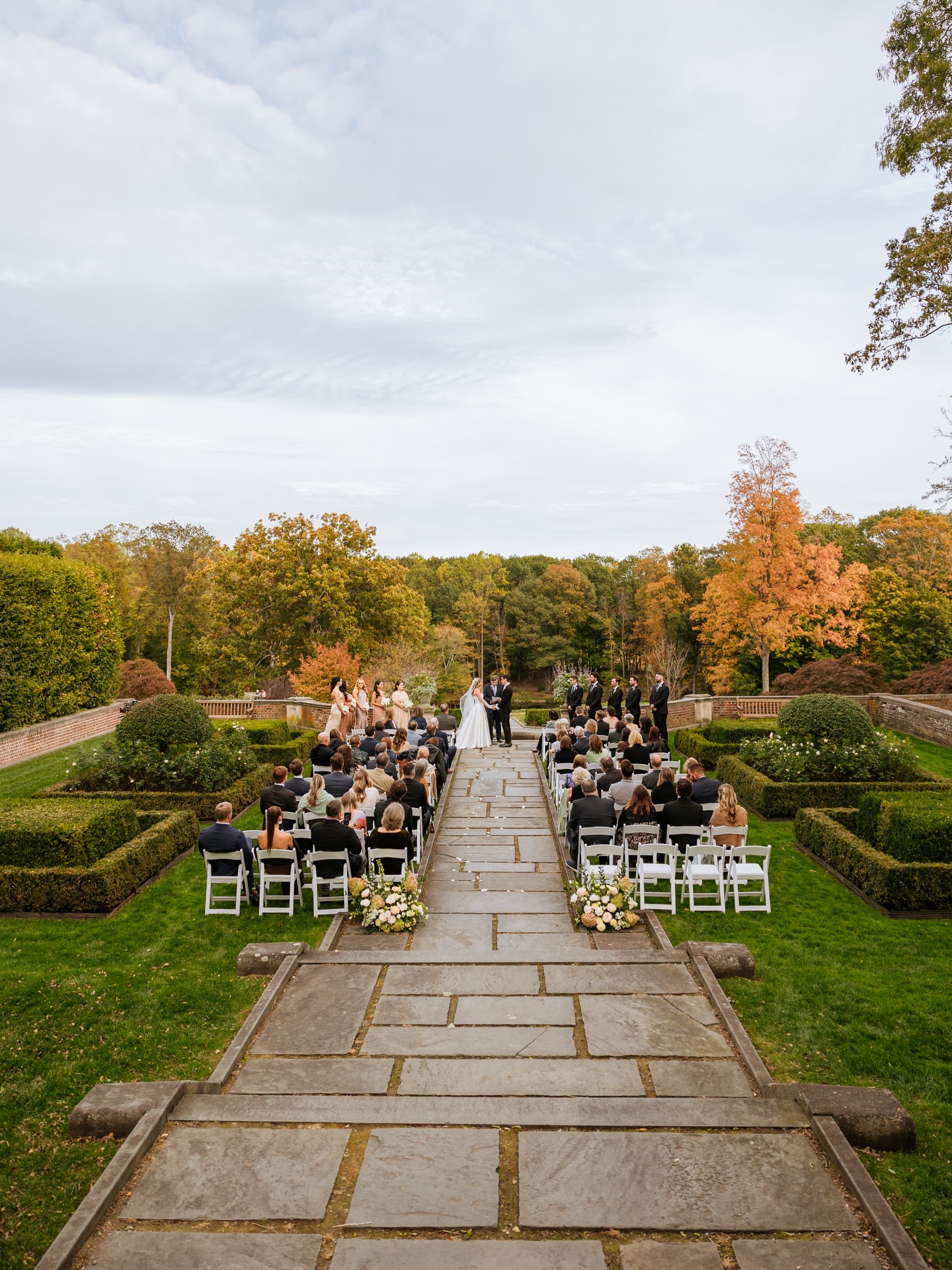 A ceremony that feels intimate, intentional, and completely you 🤍
No pressure, no expectations - just the moments that matter, the people you love, and a space that reflects your story
Planning & Design: @allsettup
Photographer: @kellyjean.photography
Second Photographer: @photography.by.strain
Videographer: @dwhitevisuals
Venue: @wavenyhousevents
Florist: @firstblushweddings
Catering: @susanmariecroce
Entertainment: @tailoredentertainmentgroup
HMUA: @danielarodriguezbridalbeauty
Cake: @lovelycakesct
Rentals: @elitepbstentsevents
Patio Lighting: allseasonpartyrentals
Bride & Groom: @jackmac196 @and_reeew
Fairfield County Wedding Planner | Destination Wedding | Luxury Wedding | CT Wedding | Fairfield County Wedding Planner | Hudson Valley Wedding | Event Planner | CT Event Planner | Destination Event Planner | All Sett Up Events