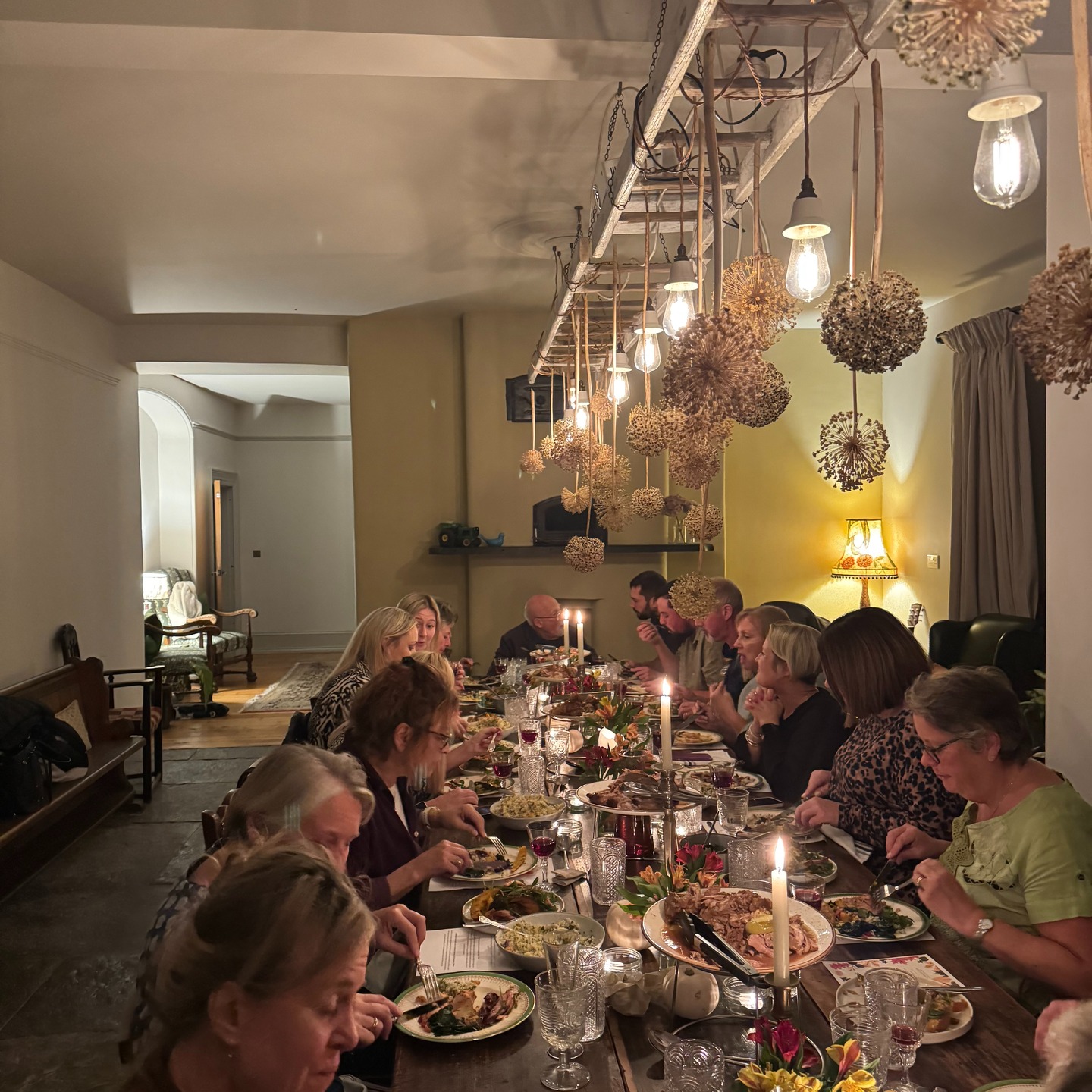 🌿 Not on our newsletter? You might have missed this…
A gorgeous Spring Supper Club at Vallis Farm - and there are already limited spaces
Long tables, seasonal food, golden evening light…✨
👉 See it here:
https://www.fabulousfrome.co.uk/so/61PsIx6q1?languageTag=en
#Frome #FabulousFrome #EatLocal #FromeEvents #SomersetLife #VallisFarm #StillLifeGin #IdleandWonder
Spring Supper Club with @idleandwonder at @vallis_farm
@the_wild_pear
@thestores_frome