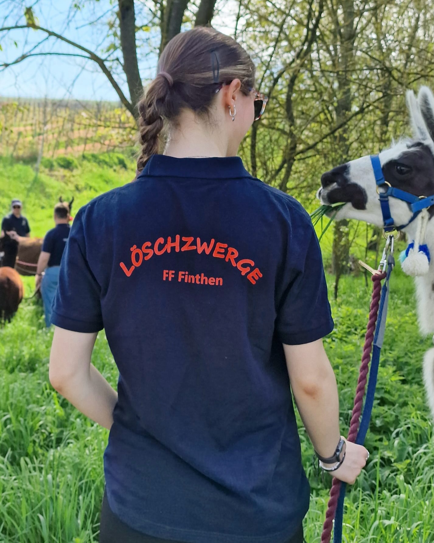 ☀️
Hallo ihr Lieben 🤗
Beste Grüße von unserer Samstagstour mit den Löschzwergen der @feuerwehrfinthen!
Was ein schönes Erlebnis!
Schön, dass ihr da wart! 🤗
🌺🦙🦙🦙🦙🦙🦙🦙🦙🌺
🫶lichst, die Jungs!
#lamas #alpakas #wandernmachtglücklich #frühling #tieremachenglücklich