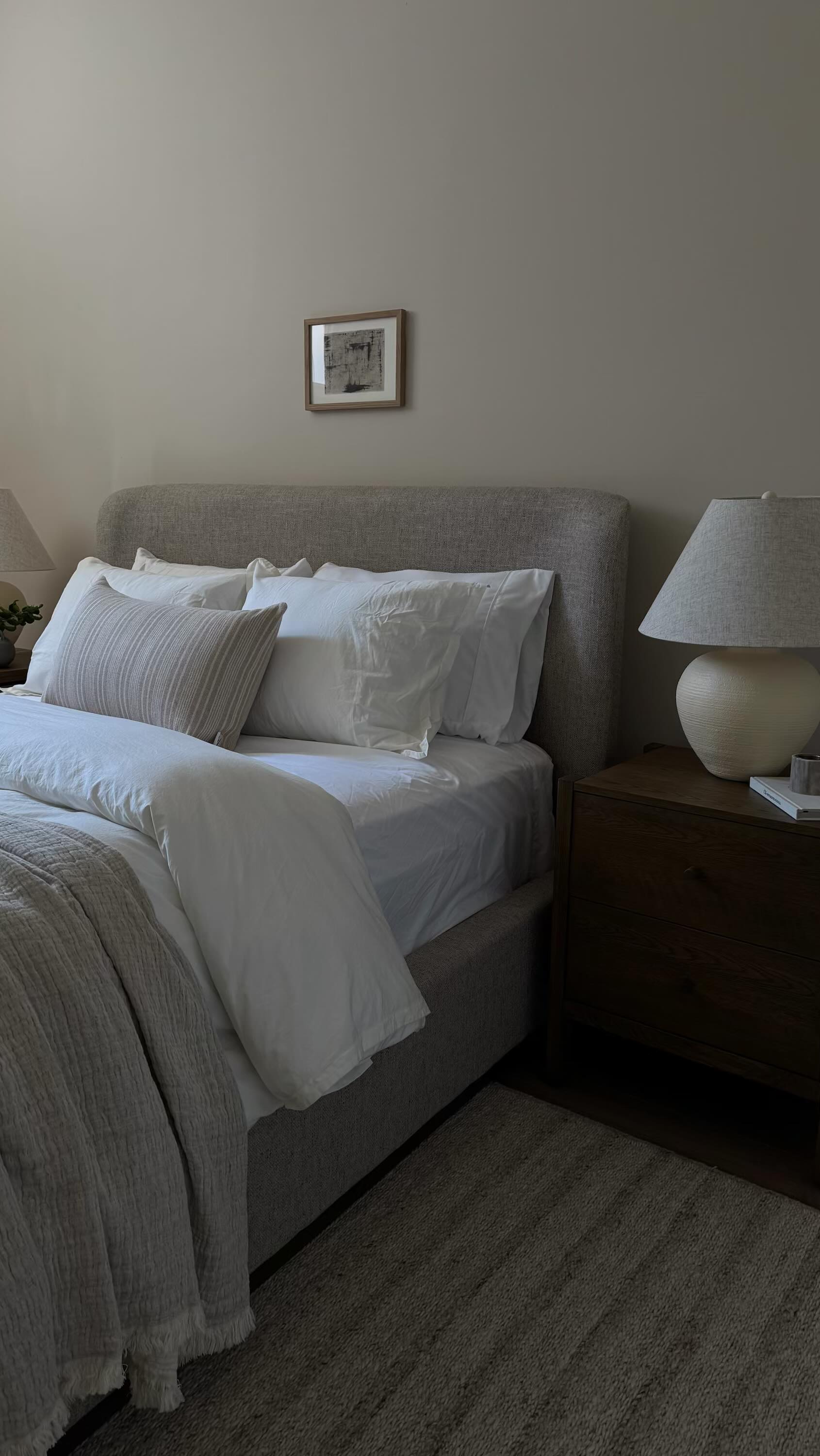 A soft, layered retreat 🤍
Rich in textures from soft linens, knits, warm woods, and quiet neutrals that come together to create a space that feels as good as it looks. Cozy, effortless, and made for slow mornings.
Ready to make your bedroom just as cozy? 🤍
Let’s create a soft, layered retreat that feels effortless, warm, and uniquely yours.
#CozyHome #NeutralBedroom #LayeredLiving #InteriorDesign #WarmNeutrals