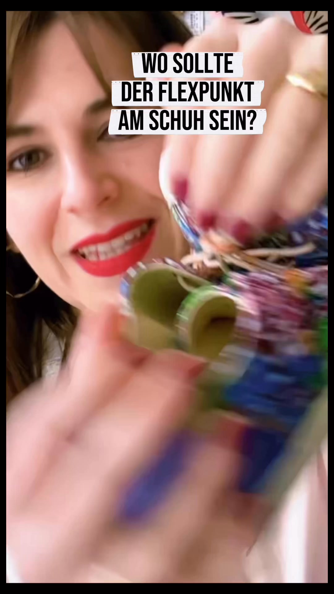 Heute erkläre ich, warum die Sohle eines Schuh an verschiedenen Stellen fest sein darf. Nur an einer, sollte der traditionelle Schuh flexibel sein. Natürlich gibt es viele Varianten von Schuhen, zum Beispiel Barfußschuhen, wo dies nicht zutrifft aber das ist ein separates Thema. #schuhe #traumpaare #geigerschuheundtextil #buylocal #nachhaltig