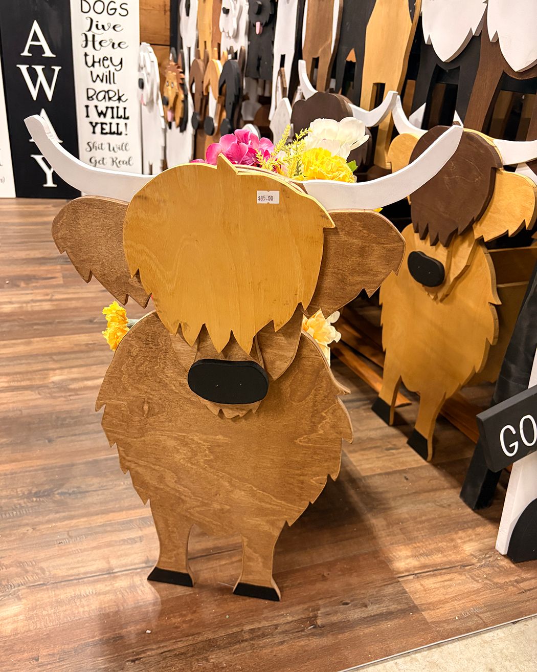 ✨ NEW VENDOR ✨
Welcome to the market, Bugs Boutique
Quality wood home decor 100% canadian made. Bugs Boutique specializes in animal planters that look like your pet. - Custom pet orders available.
Find them every market day in Peddler's Village
Market Hours
Thursday - 8:00am - 3:00pm
Saturday- 7:00am - 3:30pm