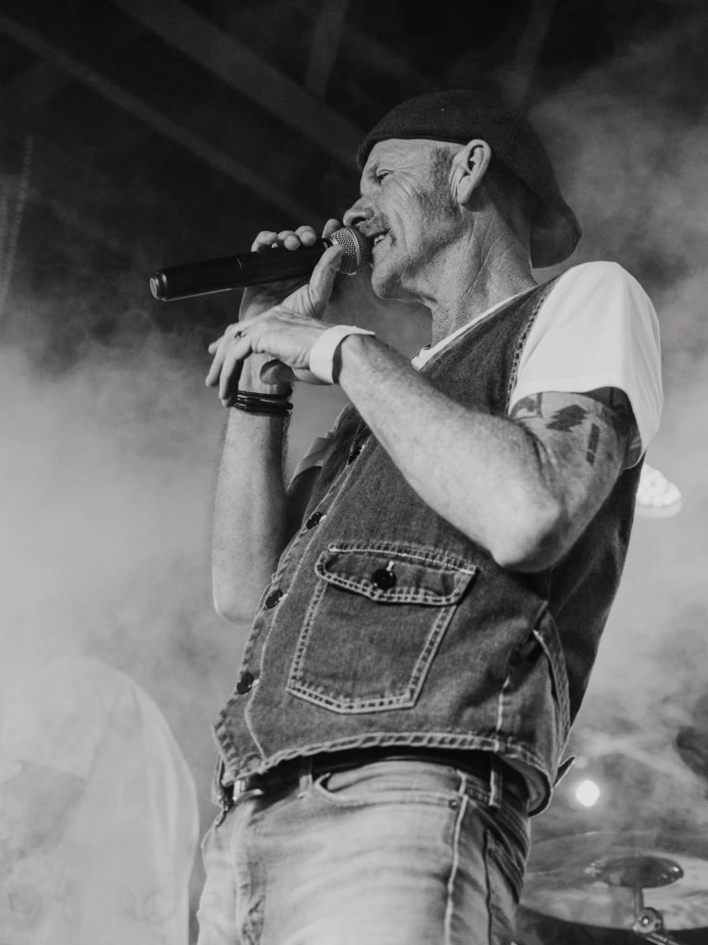 Bully For You (@bullyforyouband) put on an absolute powerhouse performance for Friday's Yacht Rock Nite at Union Hall (@unionhallevents) and the packed house responded in kind. šøš„ļø
#bullyforyou
#yachtrock
#lakeland
#polkcounty
#concertphotography