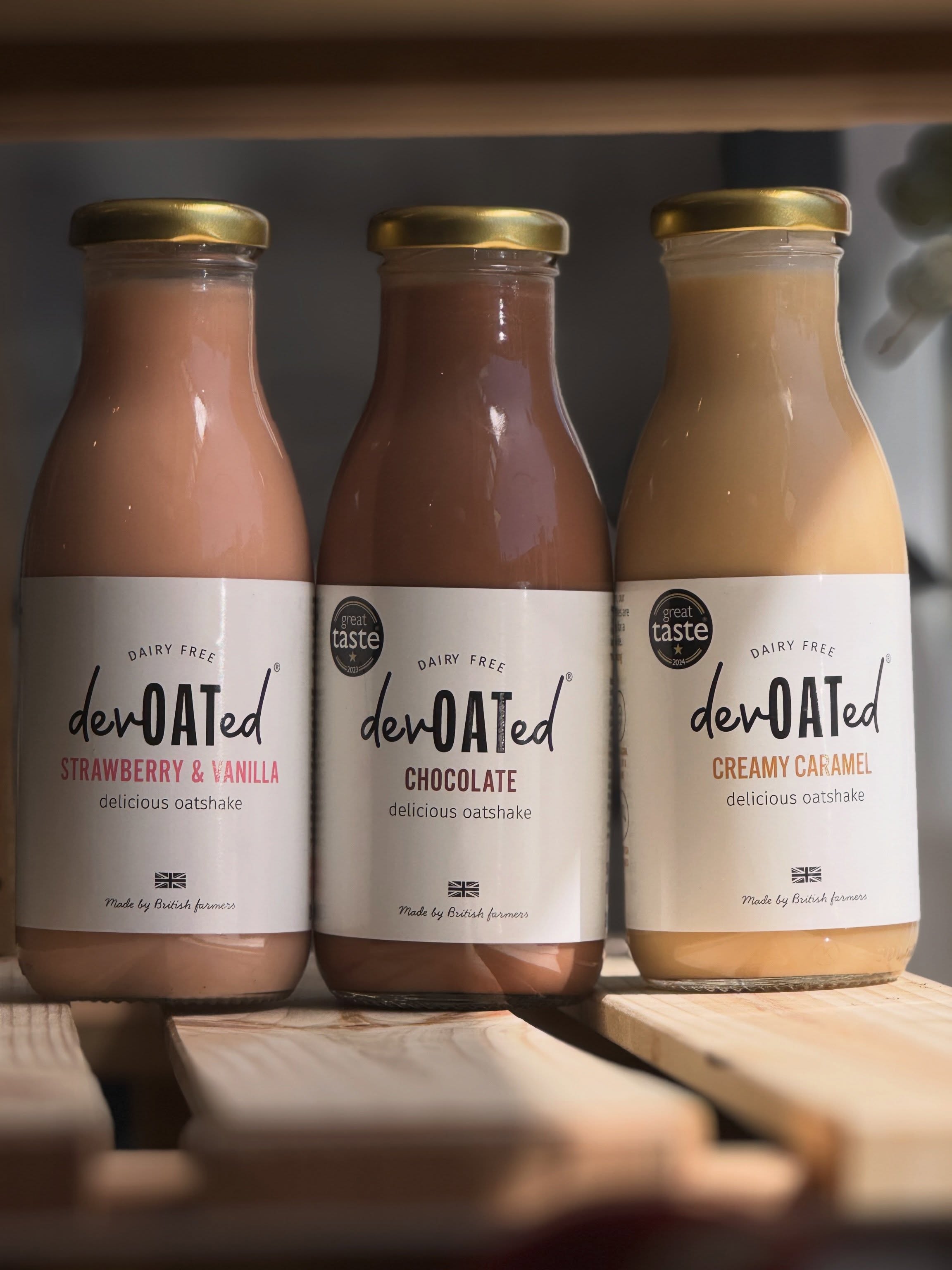 ✨ Meet Your New Obsession: DevOATed ✨
The wait is over! We are officially bringing DevOATed oatshakes to the shelves, and trust us - your taste buds aren’t ready for this level of creamy perfection.
Crafted right here in the UK using 100% British-grown oats, these shakes are proof that you don’t need dairy to indulge. We’ve kept it simple, honest, and all-natural, served up in eco-friendly glass bottles that look as good as they taste.
Choose your flavour:
🍓 Strawberry & Vanilla: A nostalgic, summer-sweet classic.
🍫 Chocolate: Rich, velvety, and dangerously smooth.
🍮 Creamy Caramel: The ultimate buttery, golden treat.
Whether you’re fueling your morning or looking for that perfect afternoon pick-me-up, it’s time to get DevOATed.
📍 Available in-store now!
Grab a cold one, snap a pic, and tag us to show which flavor is your favorite. 📸
@devoated_
#OatShake #PlantBasedUK #DairyFree #BritishOats #Sustainable