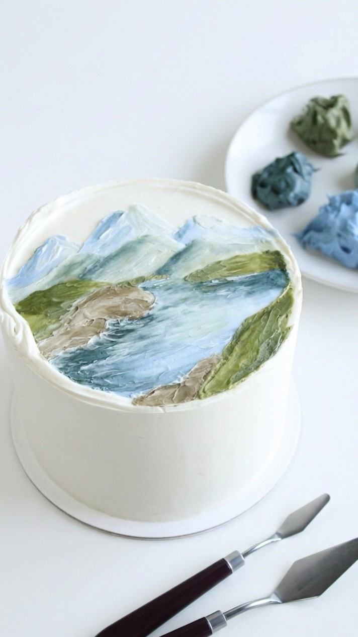 A Bob Ross moment…but on a cake 🎨
Why not paint a beautiful mountain scene on a cake for Earth Day - especially when it’s made with @chefmaster all-natural colors 🌿🌎