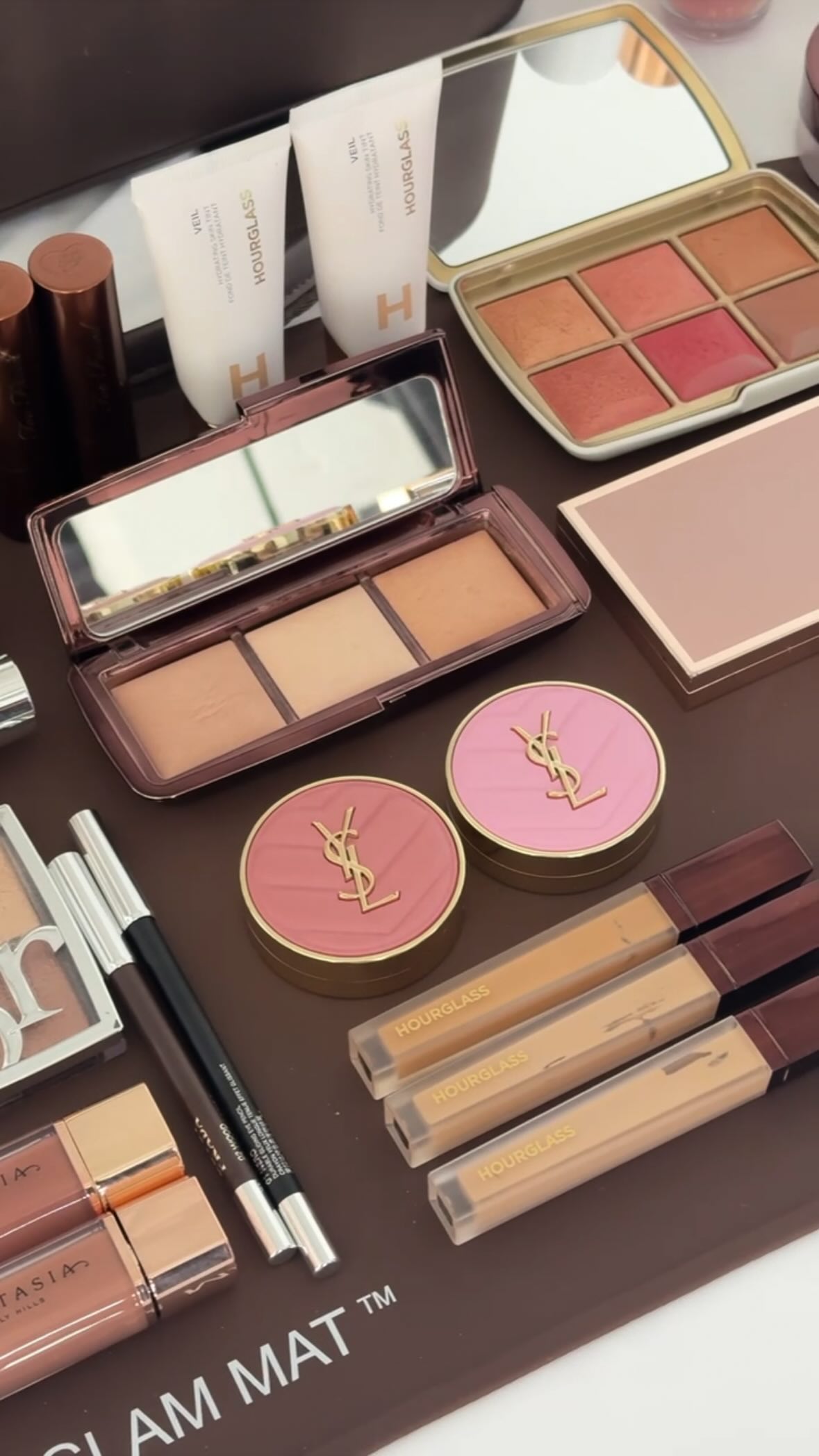 Our most asked questions as bridal makeup artists. What else should we add to the list? Comment below
#longislandmakeupartist #longislandbride #longislandbridalmakeupartist #naturalmakeupartist soft glam