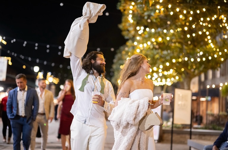 Weekend check: did you spend it unwinding… or celebrating like this? ✨ Because this dance floor energy is unmatched!
Photographer: @baronephoto
Venue: @shipsoftheseaevents @shipsofthesea
Florist: @kristian.designs
HMU: @royalmakeupandhair
DJ: @versamix_music
Planners: US
#savannahwedding #dancefloor #weddingplanner #weddingsofinstagram #weddingreception