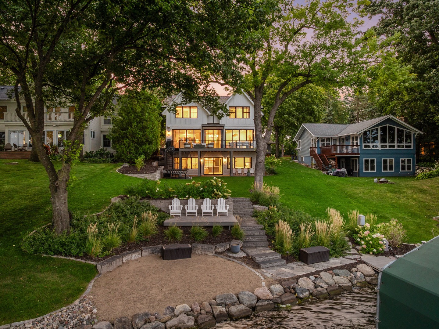 Already sold, but this home is the epitome of Minnesota lake life 🌅
From sunlit interiors to stunning shoreline views, every detail was designed to make the most of living on the water. Congrats to Dan on the sale! 👏
Listing Agent: @danhollerman
Photography: @spacecrafting_photography