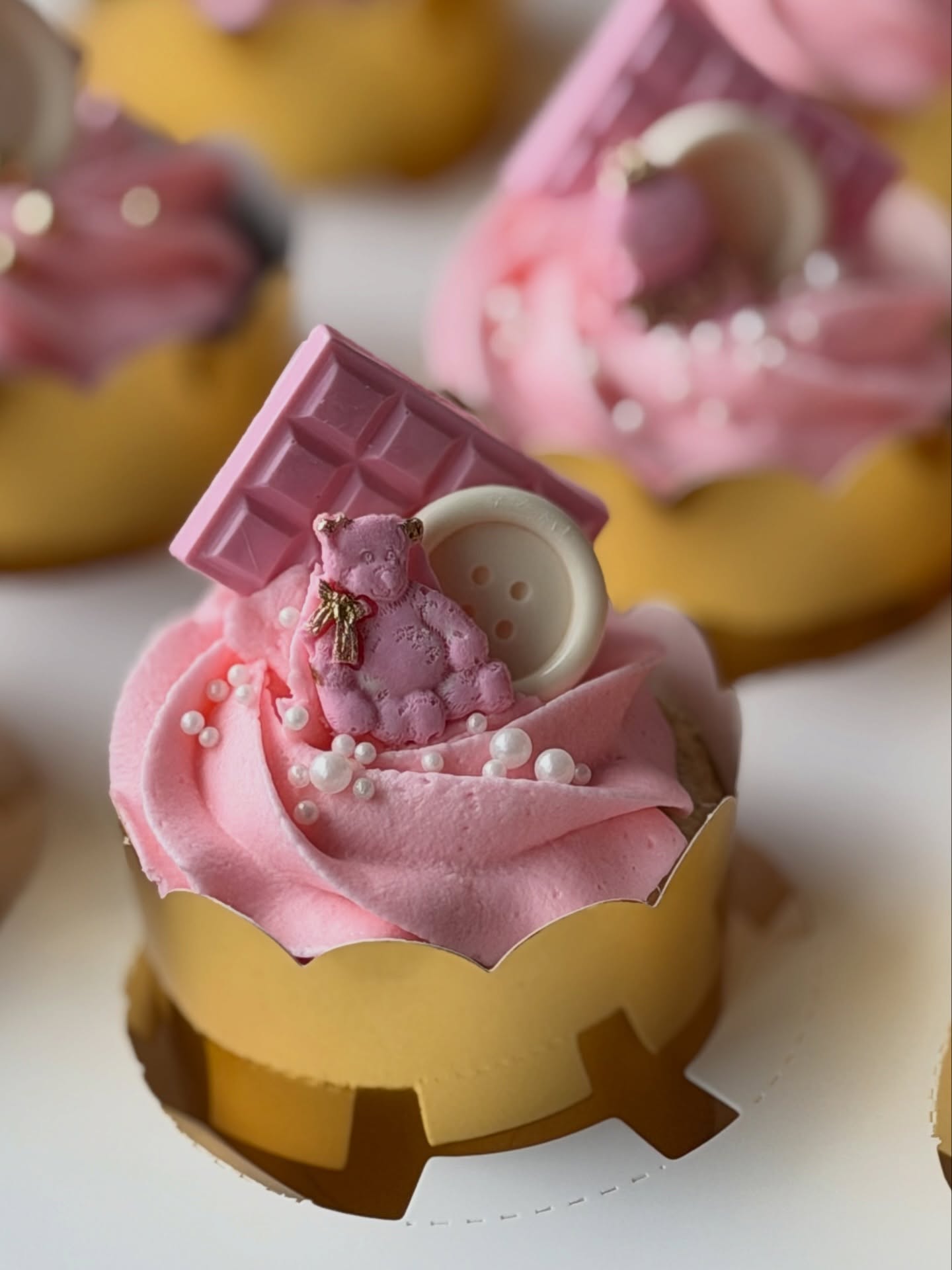 #oro_sweets #ashburncakes #babyshower #itsagirl #cupcakes
