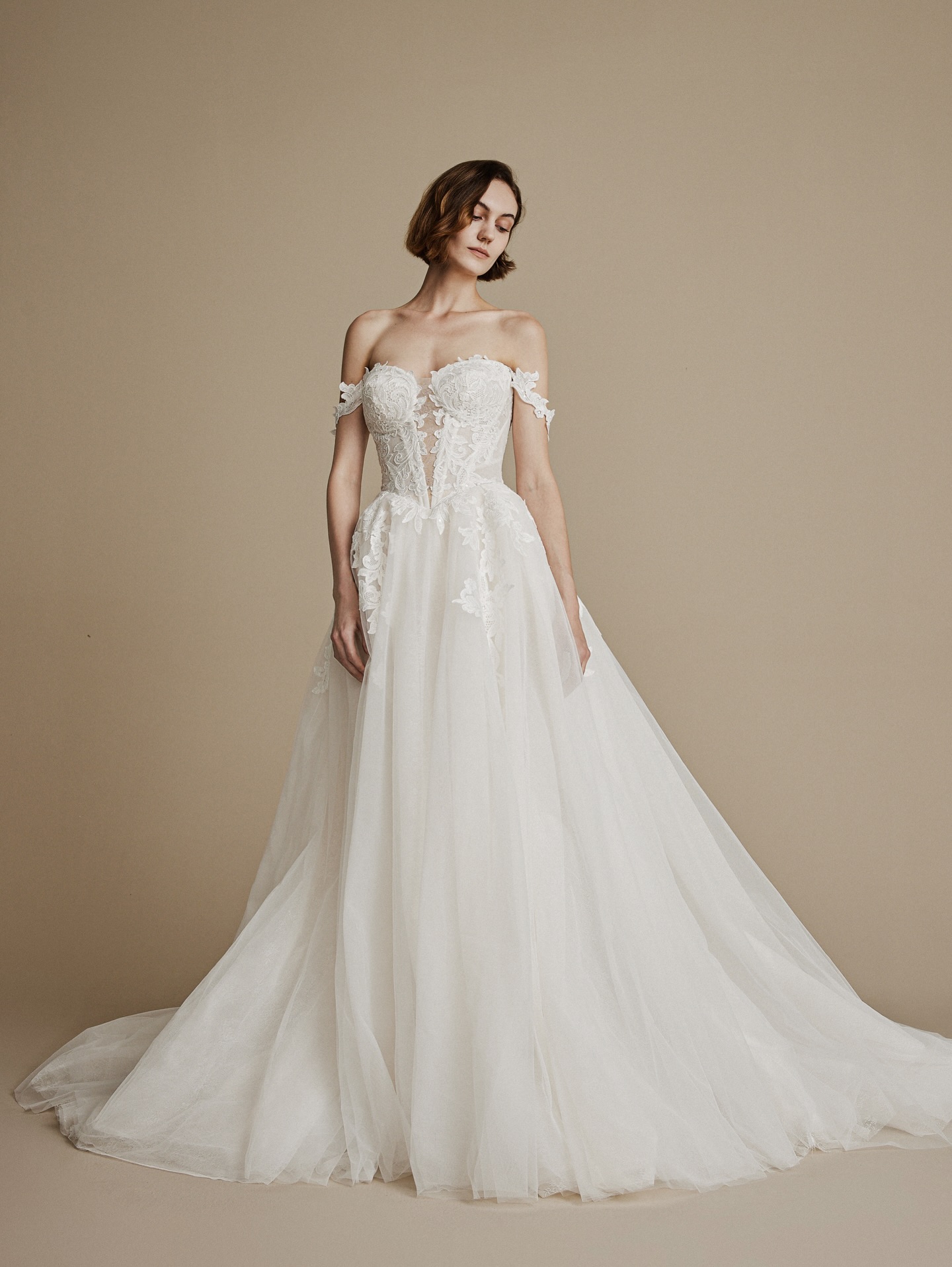 @lapremierebridalofficial will be showcasing some of their most beautiful gowns from the White Collection starting this weekend! ☁️✨
Book your appointment now to try on your dream dress!
CALLIE, CLEO, CLOVER
#bolee #bride #wedding #weddingdress #lapremière