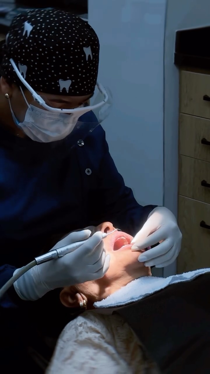 La odontología especializada no es solo estética ✨
Es precisión, planificación y resultados que realmente duran.
En ImplanDent combinamos tecnología digital 🖥️, experiencia clínica 🧠 y un enfoque integral para transformar cada caso en un resultado funcional, estable y natural.
Desde implantes dentales 🦷 hasta rehabilitaciones completas y diseño de sonrisa 😁, cada tratamiento se diseña pensando en ti — no en soluciones estándar.
📍 Armenia
Agenda tu valoración y descubre lo que realmente puede hacer la odontología moderna.
#ImplantesDentales #OdontologíaDigital #DiseñoDeSonrisa #Implantología #SaludOral ArmeniaQuindío OdontologíaEspecializada