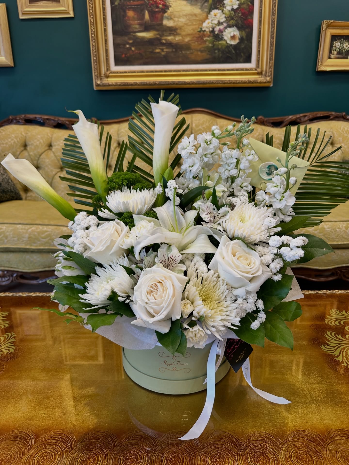 All-white elegance π€β¨
At Royal Flowers, our signature hat boxes filled with white blooms are a timeless favorite-perfect for everything from celebrations and thank-yous to sympathy arrangements and just-because moments.
Classic, versatile, and always beautiful π€
Which one is your favorite?
#royalflowersnj #WhiteFlowers #HatBoxArrangement #FloralDesign #LuxuryFlower