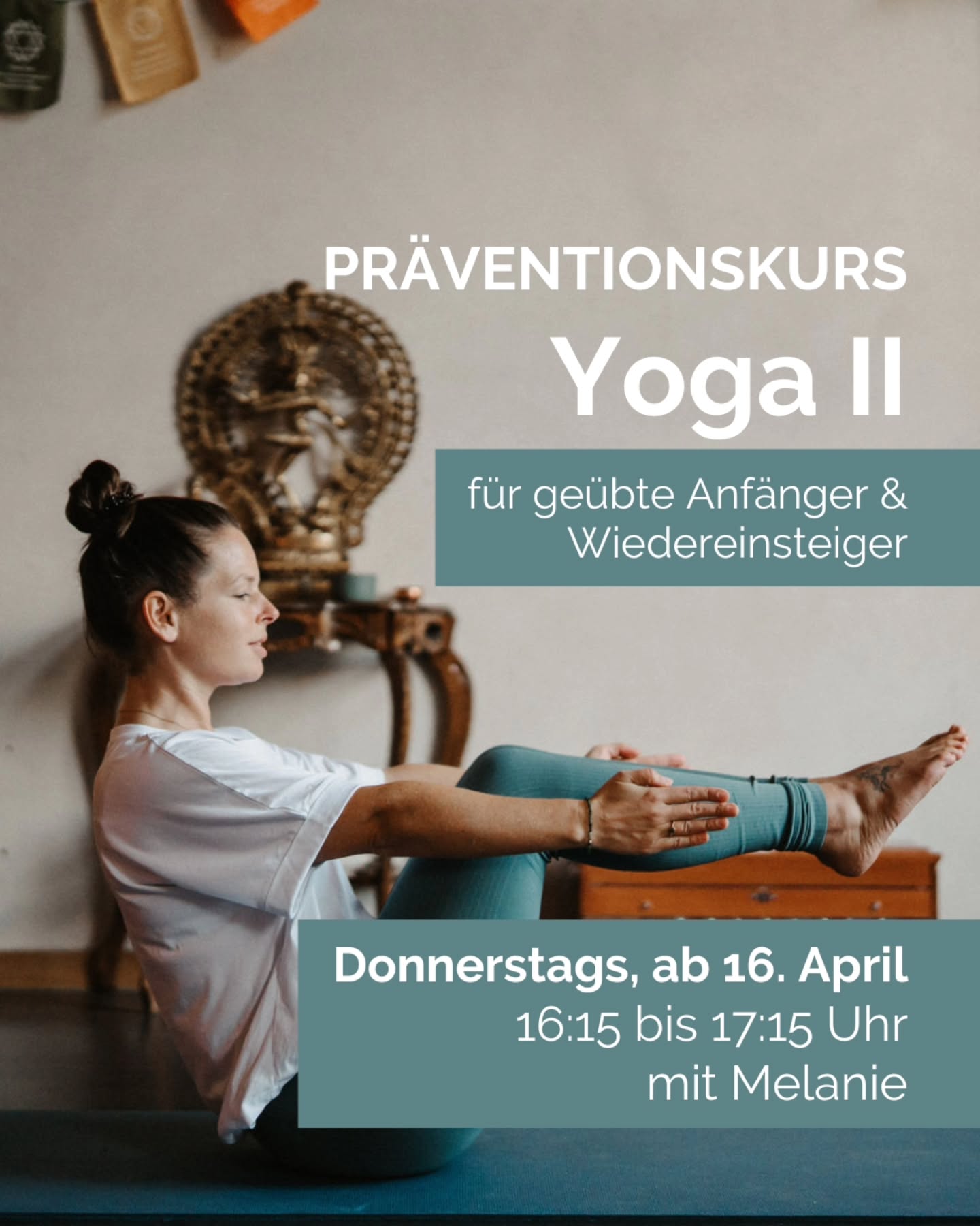 Deine nächste Yoga-Stufe beginnt jetzt ✨
Du hast bereits erste Yoga-Erfahrungen gesammelt und möchtest jetzt tiefer eintauchen? Dann ist unser 8-wöchiger Präventionskurs YOGA II mit @melaniekallmann genau das Richtige für dich.
Freu dich auf neue Variationen, mehr Kraft, bewusste Bewegung. Und natürlich ganz viel Entspannung. 🧘♀️
Gemeinsam praktizieren wir Asanas (Körperübungen), Pranayama (Atemtechniken), arbeiten mit Klängen und lassen uns von kleinen Fantasiereisen begleiten. Dabei nutzen wir Hilfsmittel und finden für jede*n die passende Variante.
Spüre dich. Stärke dich. Und komm bei dir an.
👉🏽Sichere dir jetzt deinen Platz über eversports.
🔗 Link in Bio.
Wir freuen uns auf dich! 💛
#Omshantiyogabamberg #präventionskurs #yogafürgeübte #yogafürwiedereinsteiger #metimeonthemat
