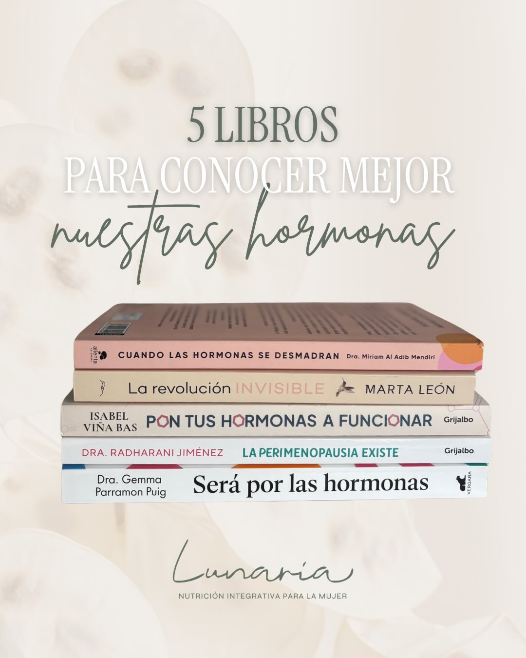 Feliz Día del Libro 📚✨
Si te interesa aprender más sobre salud hormonal femenina, hoy quiero compartir contigo 5 lecturas que pueden marcar un antes y un después en cómo entiendes tu cuerpo:
— “Cuando las hormonas se desmadran” de la Dra. @miriam_al_adib Una guía imprescindible para comprender el impacto del equilibrio hormonal en nuestro bienestar físico y emocional a lo largo de las distintas etapas de la vida.
— “La revolución invisible” de Marta León @foodgreenmood Un libro que pone el foco en los cambios hormonales a partir de los 40 y en cómo podemos cuidarnos y acompañar esta nueva etapa de revolución hormonal.
— “Pon tus hormonas a funcionar” de la Dra. @isabelvina Perfecto si quieres entender mejor cómo funciona tu cuerpo y el papel clave que desempeñan las hormonas en tu salud.
— “La perimenopausia existe” Todo lo que necesitas conocer sobre esta etapa, muchas veces invisibilizada, desde la evidencia y la experiencia clínica de la @doctorajimenez
— “Será por las hormonas” de la Dra. Gemma Parramon. Una mirada muy interesante sobre cómo las hormonas influyen en el cerebro y en la salud mental femenina, incorporando datos históricos que ayudan a comprender cómo se ha abordado a lo largo del tiempo.
¿Cuál añadirías tú a la lista? 💬
#saludhormonalfemenina #nutricionintegrativa