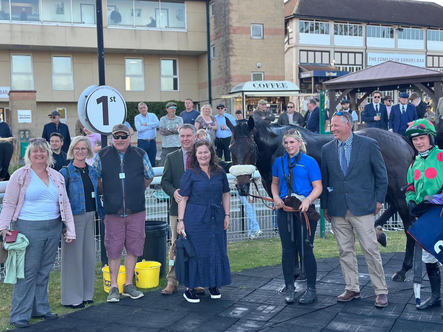 West Orchard wins yesterday @fontwellpark ridden by @freddiegingell11
Well done to Orchard Racing 👏🏻
@coralofficial
@dodsonhorrell