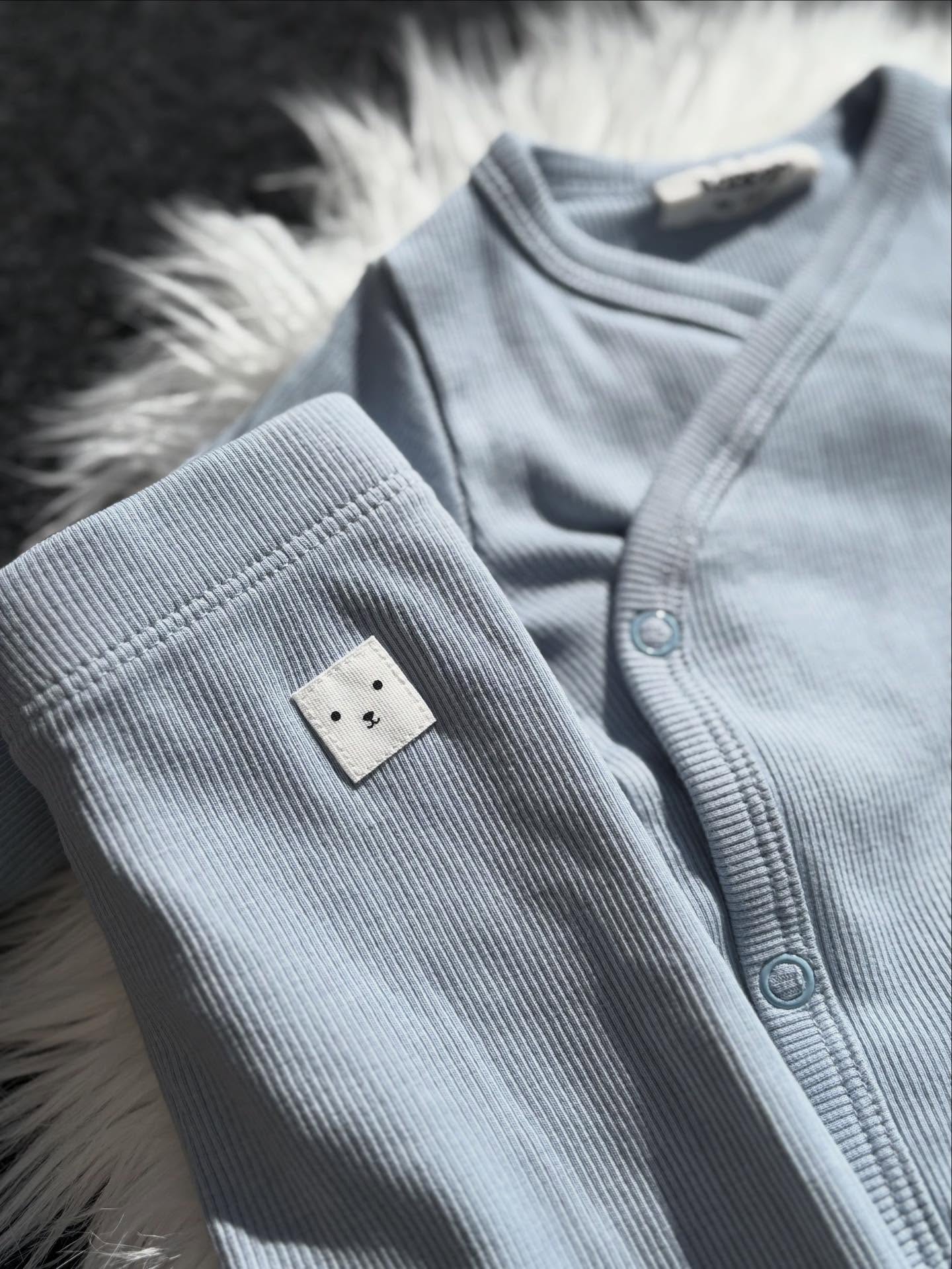 Bebiskläder storlek 56 💛
Ljusblått set, Kappahl - 119kr
Randigt set, Kappahl - 119kr
Set, H&M - 79kr