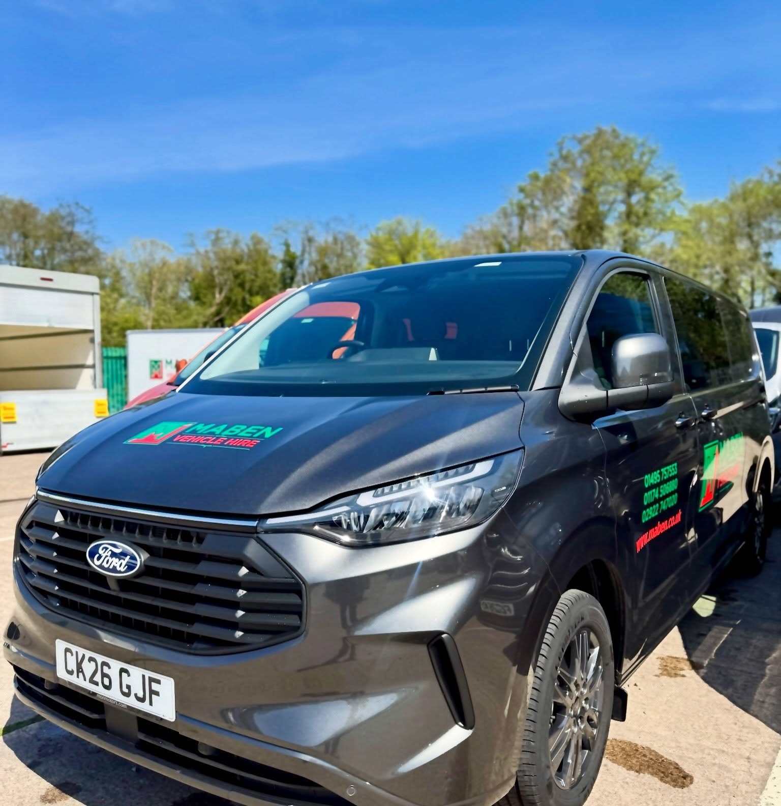 Say Hello to this Ford Van! Ready for HIRE 🚐
🔴Designed for both work and lifestyle, this vehicle features 5 seats, a fitted tow bar, and generous rear storage—perfect for transporting teams, tools, luggage and equipment with ease.
🟢It can also be perfect for personal use plans. Ideal for family camping trips, weekend getaways, or any journey where extra space and comfort matter. ⛺️🧳✈️
Where practicality meets premium 🙌🏽👏🏽