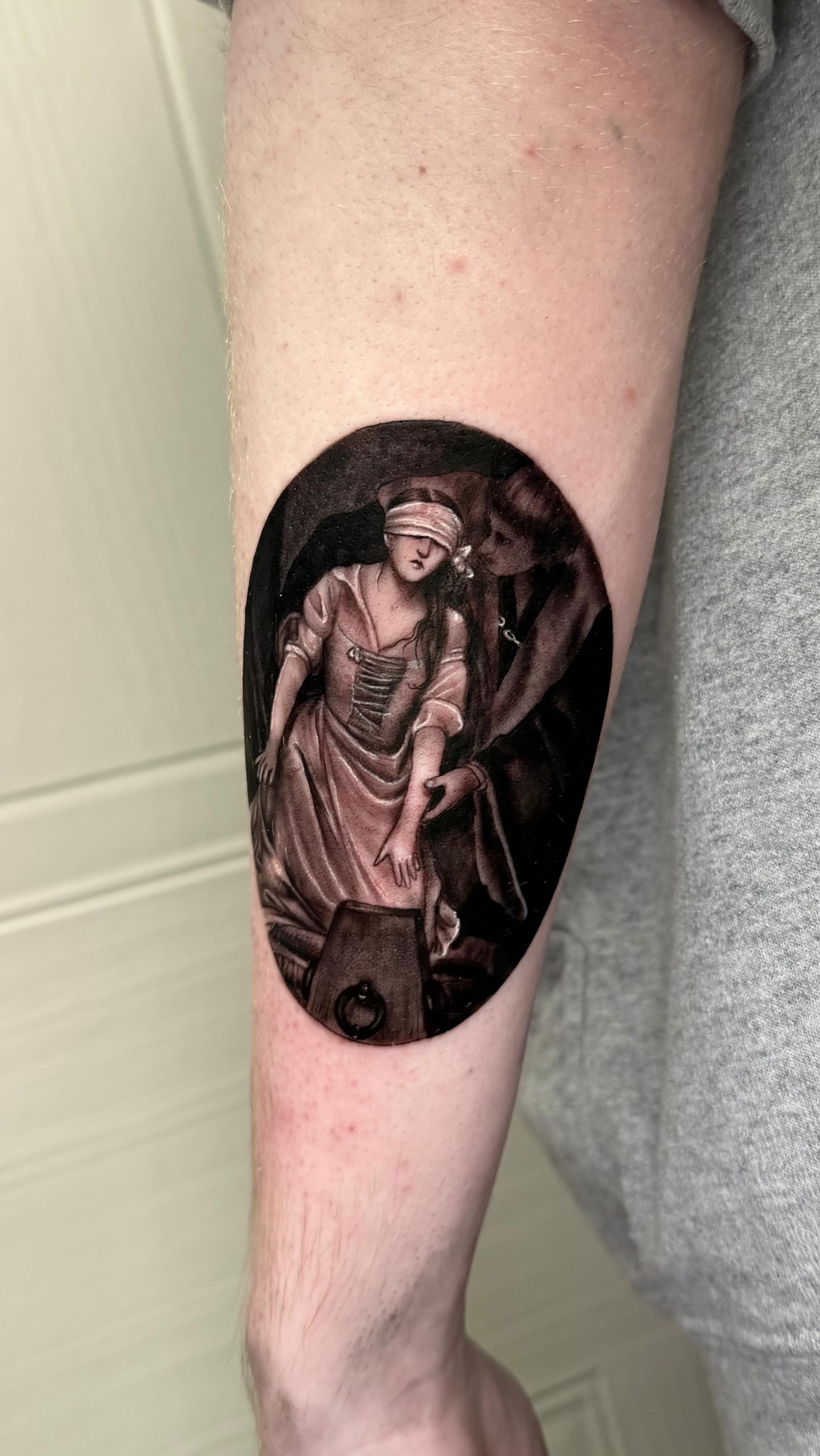 ‘The Execution of Lady Jane Grey’ by @polishpollytattoo
For some cool micro realism paintings just send Polly a dm or alternatively visit our website for our online enquiry form 😎✌️
#microrealism #tattoo #tattoostudio #blackandgreyrealism #painting