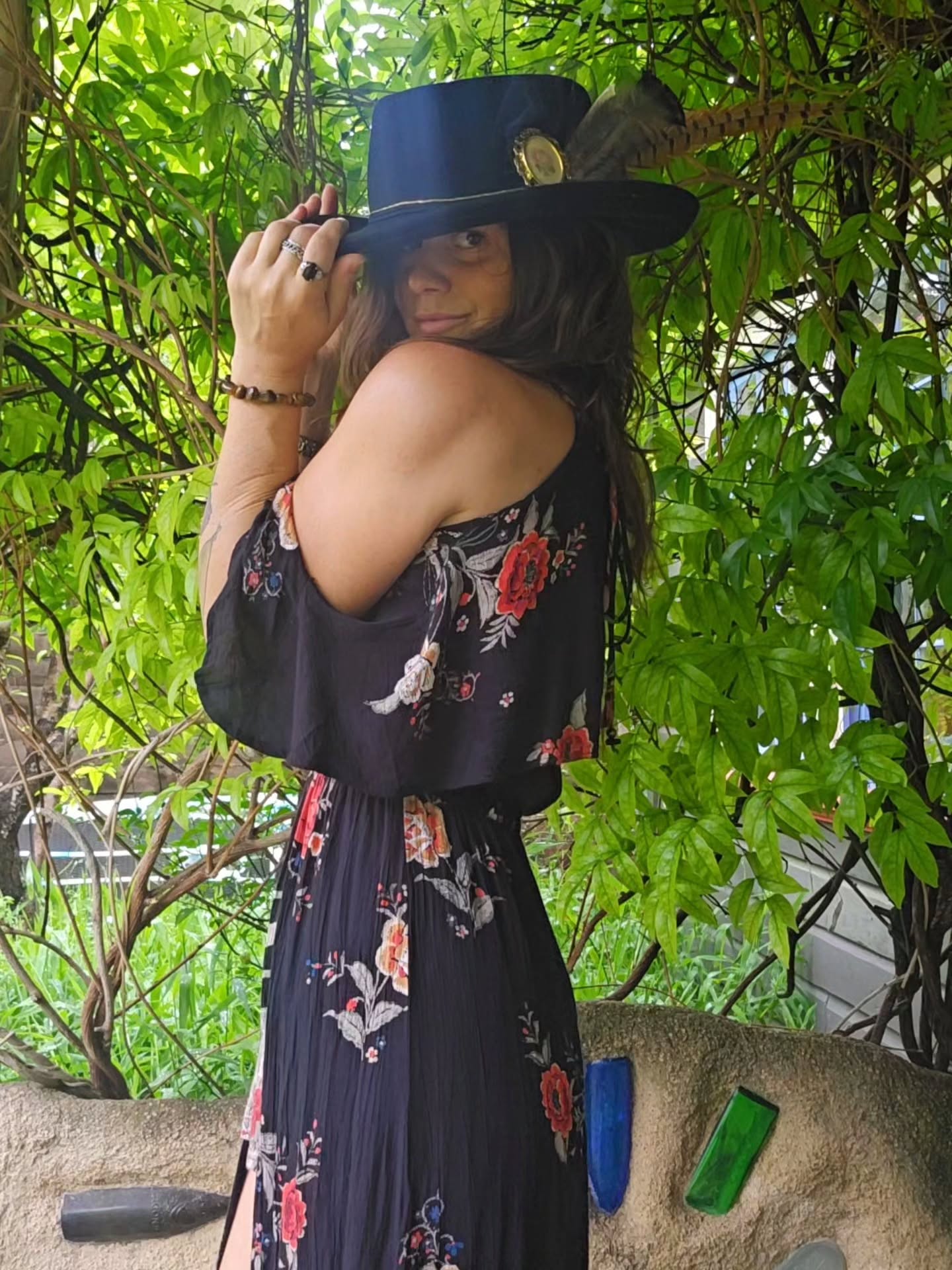 Hat for sale with my feather piece 🪶🖤 SOLD