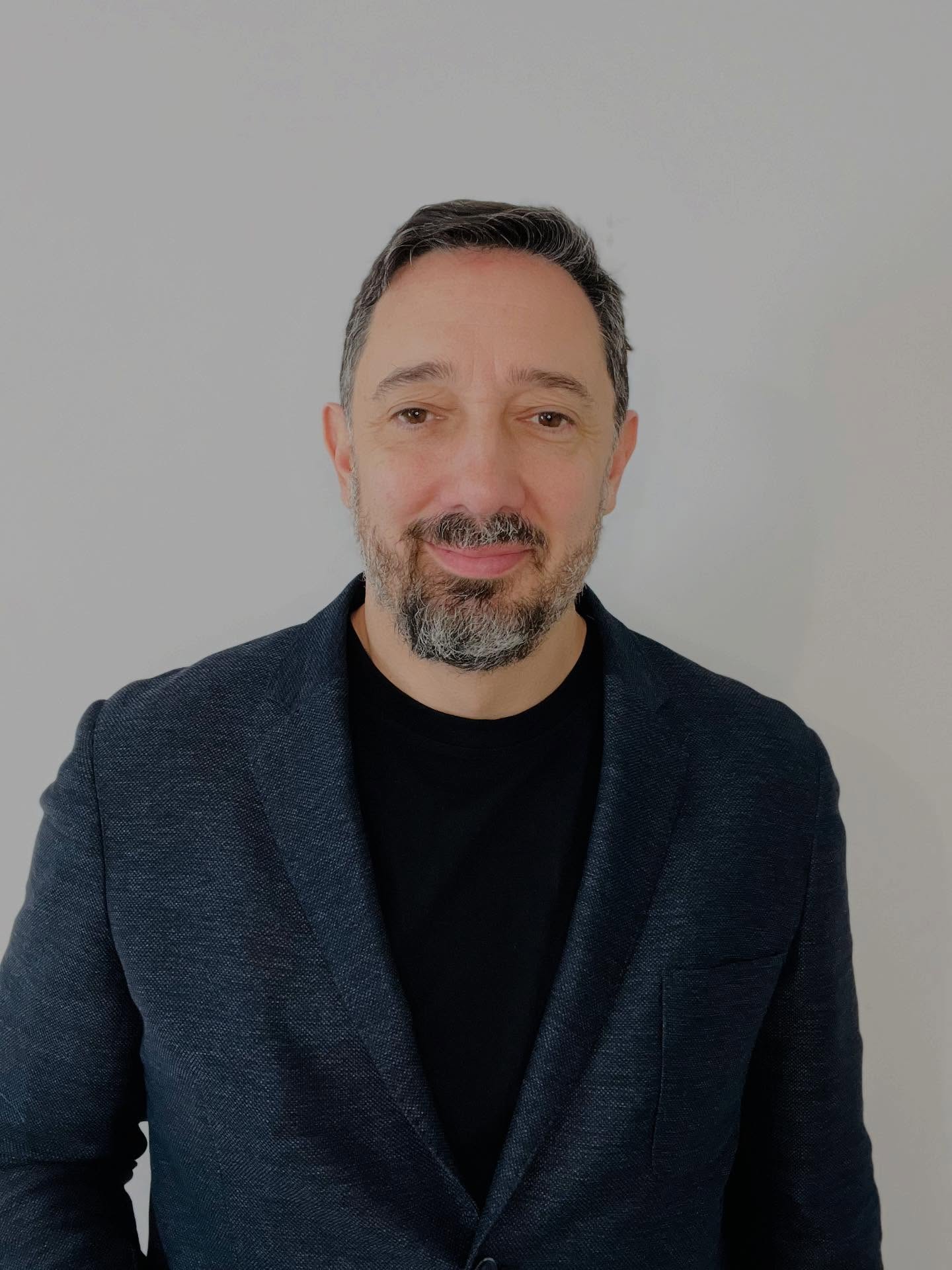 After more than 20 seasons in professional basketball in Spain and across Europe, I help players and families navigate the international basketball path.
👉🏻If you’re a player from the U.S. looking to come to Europe…
👉🏻Or a European player trying to get a college scholarship…
👉🏻Or player looking to train & exposure programs
👉🏻Or a family that simply needs clarity about the next step…
I can help you.
Through “Global Hoops Consulting”, I offer a 60-minute strategic session where we break down your situation, your level, and your real opportunities.
No guesswork. No false expectations. Just honest, professional guidance.
If you’re serious about your future in basketball, this is your first step.
Book your session now.
#basketball #basketballlife #basketballskillstraining #basketballneverstops #basketball🏀